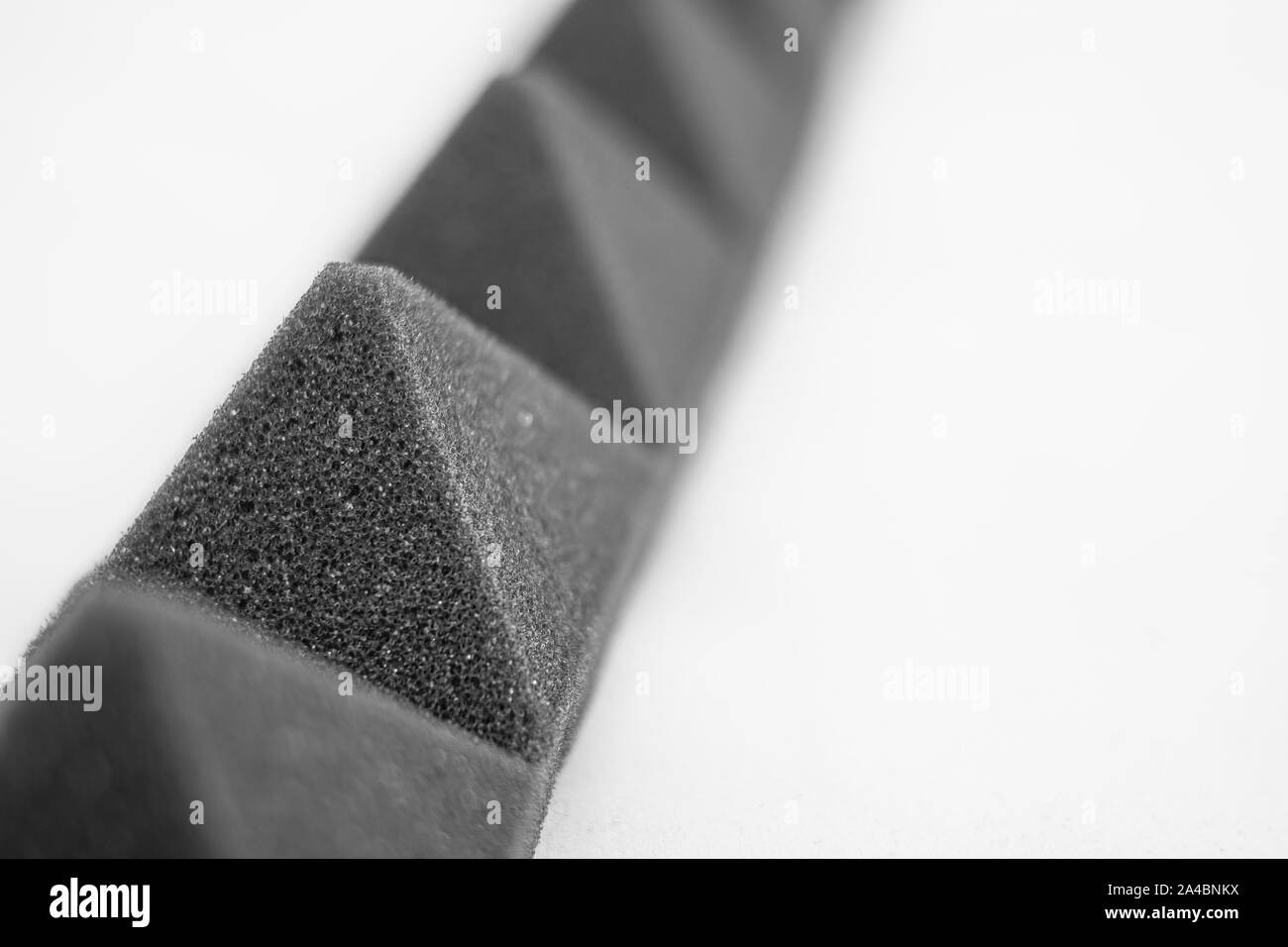 Schallabsorption Schwarzweiß-Stockfotos und -bilder - Alamy