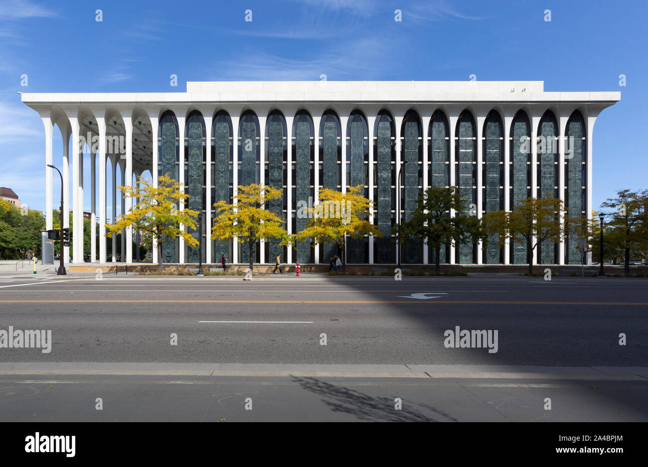 Die 1964 die moderne Mitte des letzten Jahrhunderts Northwestern National Life Gebäude, entworfen vom Architekten Minoru Yamasaki in der Innenstadt von Minneapolis, Minneosta entfernt. Lar Stockfoto