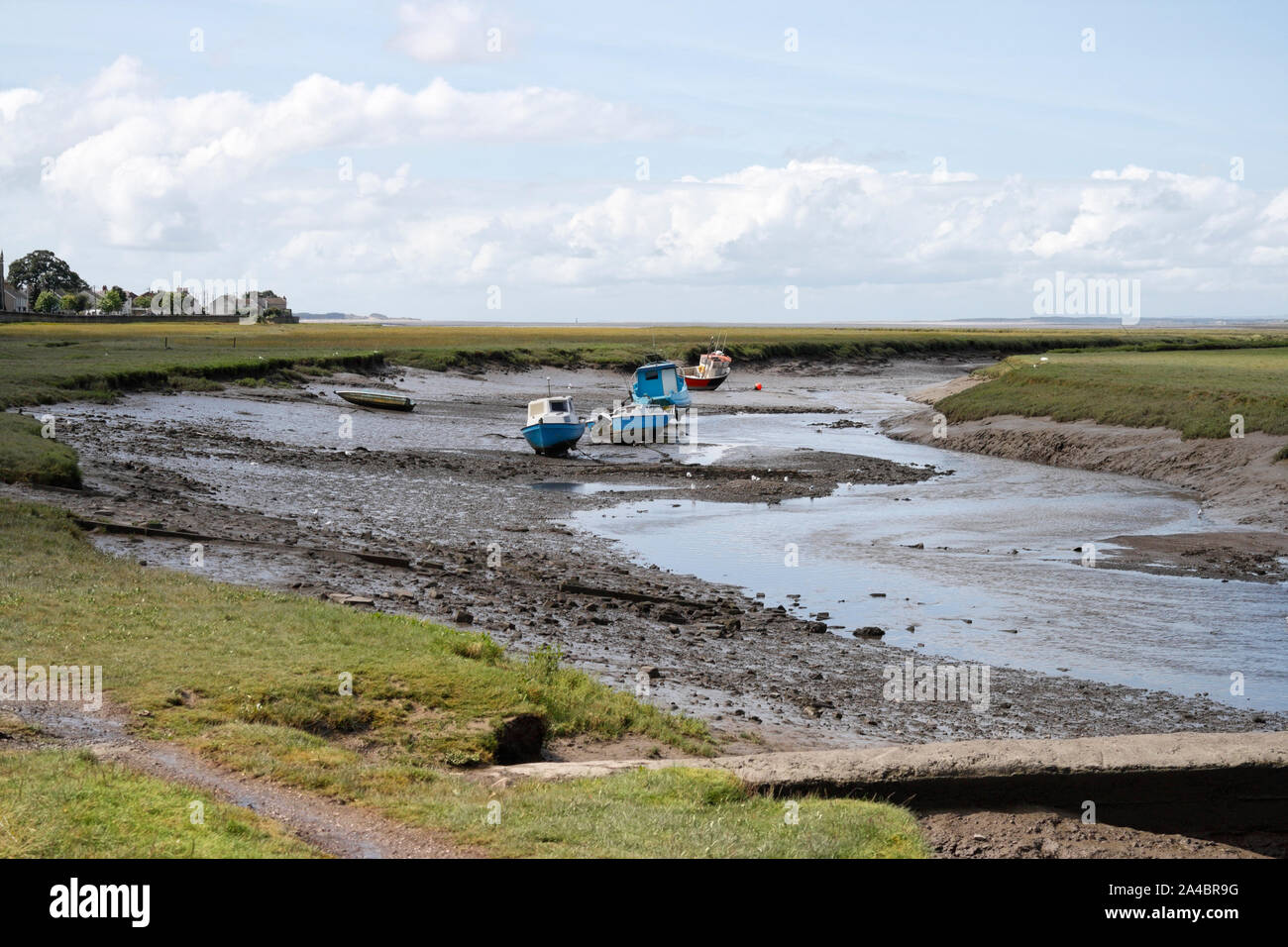 Loughor Mündung bei Ebbe, von Penclawydd auf der Gower Peninsula Wales Großbritannien, Walisische Küste, malerische Küstenlandschaft. Intertidenzone der britischen Küste Stockfoto Loughor Mündung bei Ebbe, von Penclawydd auf der Gower Peninsula Wales Großbritannien, Walisische Küste, malerische Küstenlandschaft. Intertidenzone der britischen Küste Stockfoto