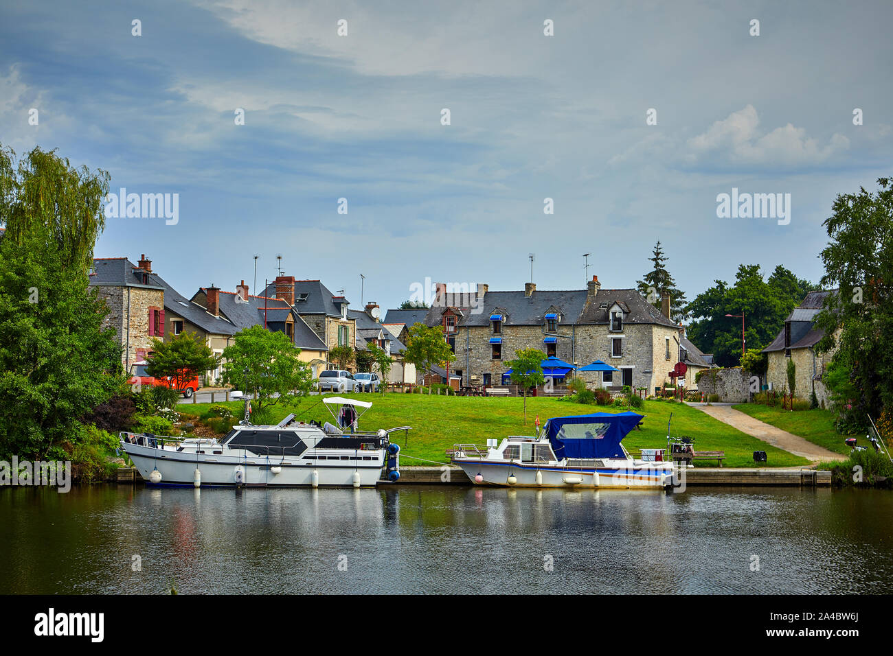 Bild des La Vilaine Flusshafen in Bourg-des-Comptes, Bretagne, Frankreich Stockfoto