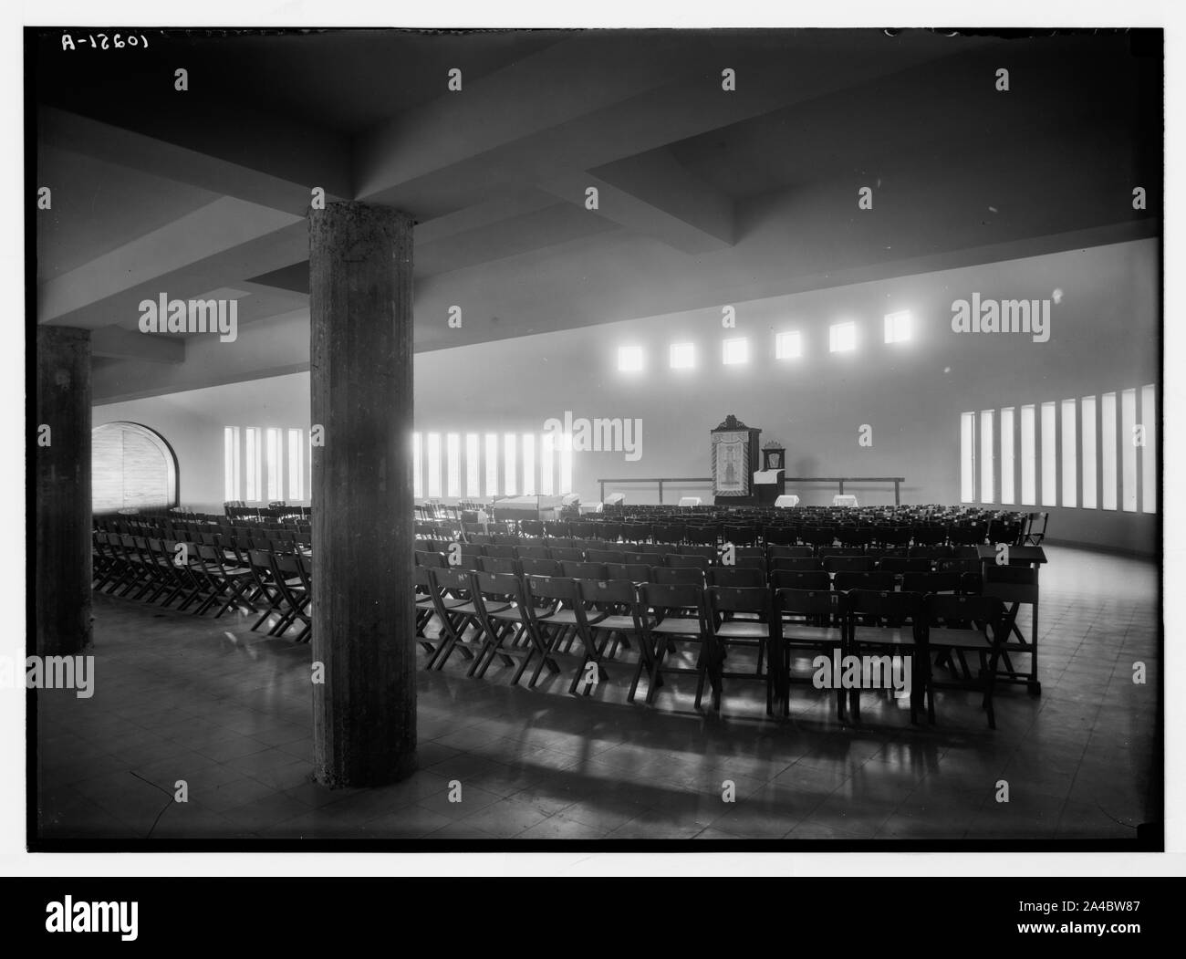Die Geshurun Synagoge auf King George Ave. innere Suche N. Osten. Stockfoto