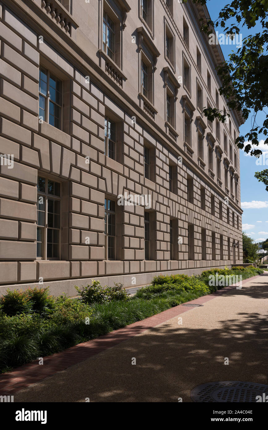 Der Internal Revenue Service Gebäude, in der Mitte des Federal Triangle Komplex in Washington, D.C entfernt Stockfoto