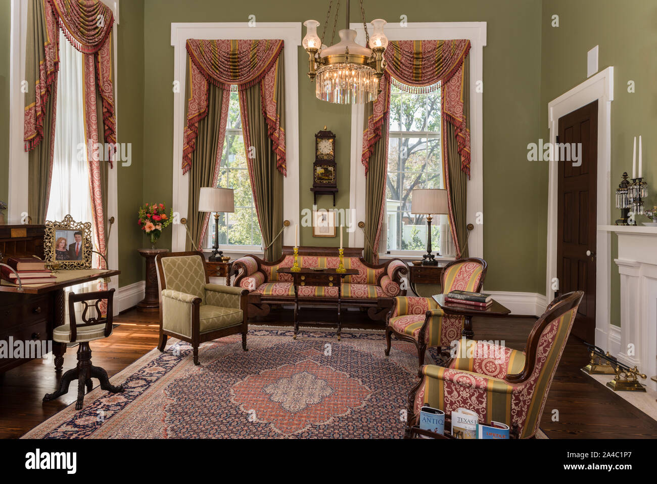 Die Bibliothek in der südöstlichen Ecke des ursprünglichen Teil des Texas Governor's Mansion in Austin, der Hauptstadt von Texas Stockfoto