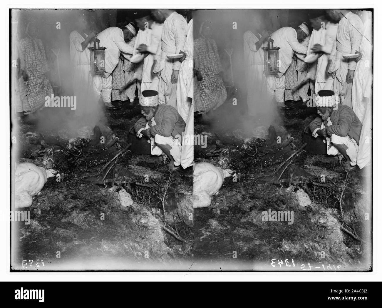 Der Samariter Ostern am Mt. Garizim. Brennen die Überreste von Opfern. Stockfoto