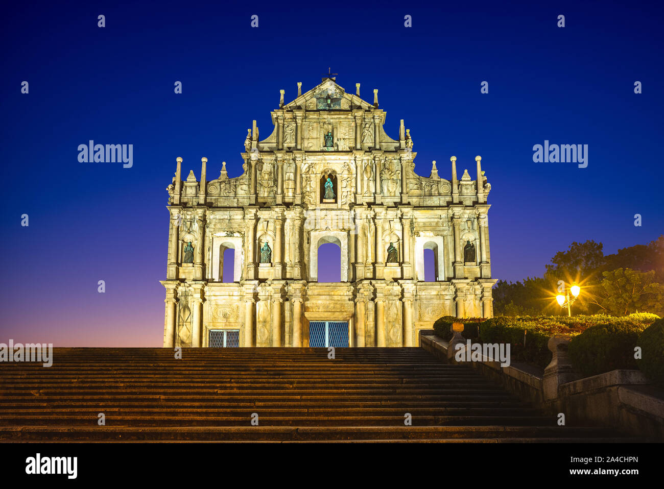 Ruinen der St. Pauls in Macau, China in der Nacht Stockfoto