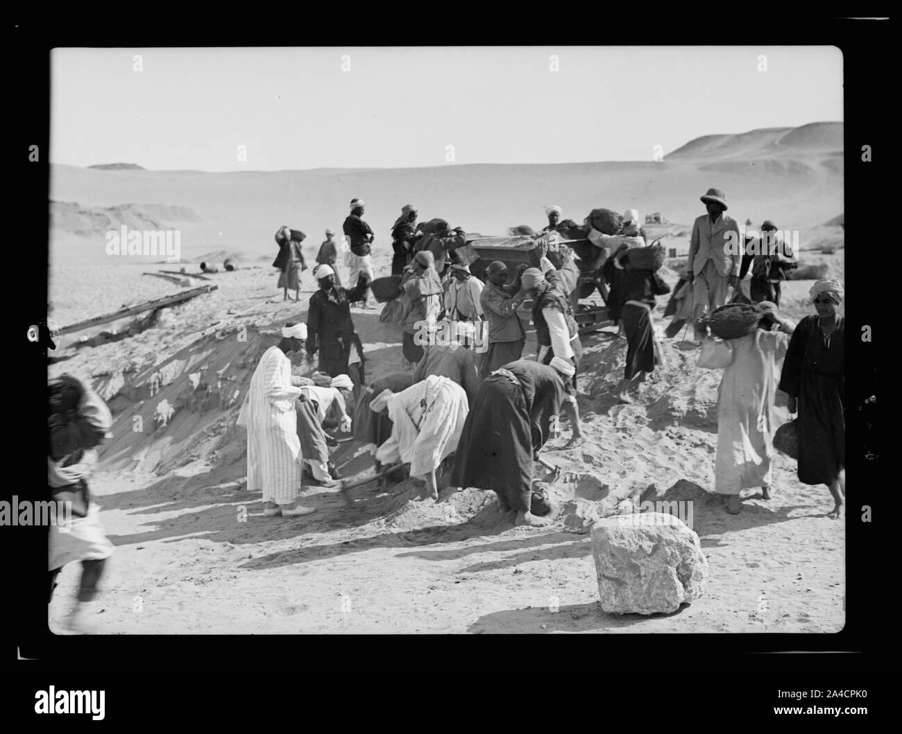 Die vierte Pyramide von Gizeh, etc. (erst kürzlich entdeckt). Aushubarbeiten in Fortschritte in der Nähe des vierten Pyramide Stockfoto
