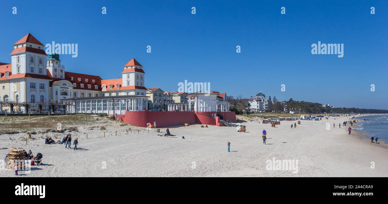 Panorama der Hotels am Strand von Binz auf Rügen, Deutschland Stockfoto