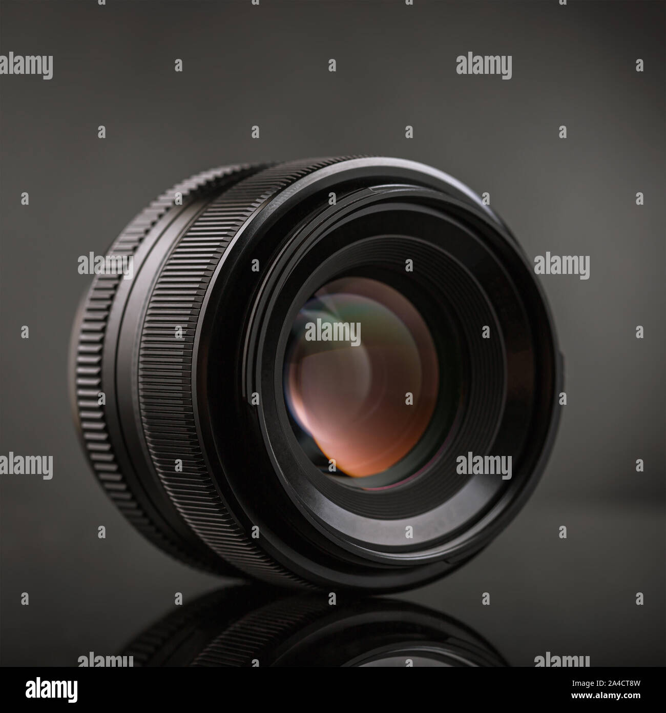 Streuscheibe, schwarz auf einem dunklen Hintergrund, close-up. Fotograf Toolkit Stockfoto