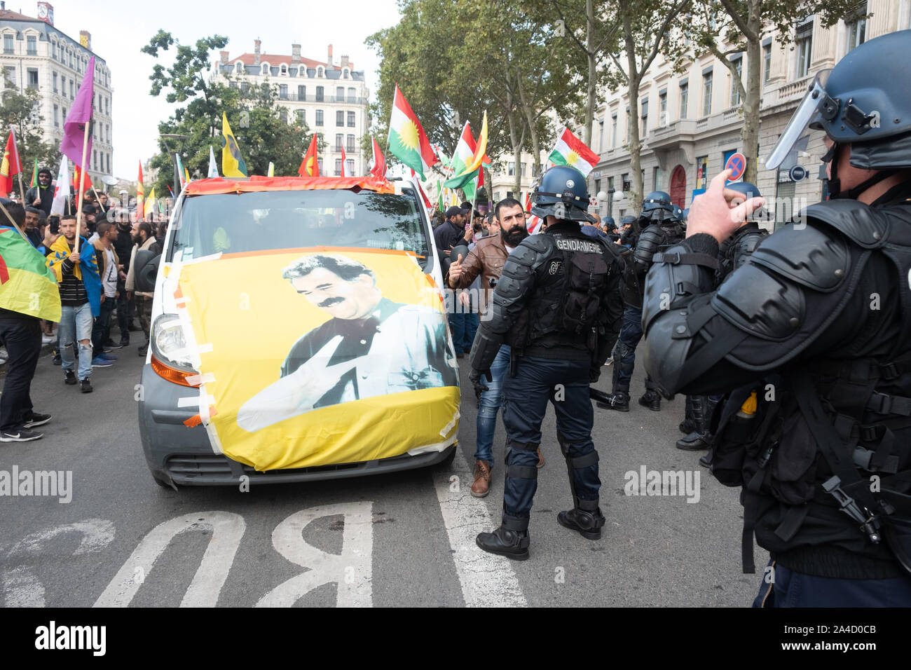 Am 12. Oktober 2019, Lyon, Auvergne-Rh ône-Alpes, Frankreich. Demonstration gegen türkische Streiks in Syrien. Polizei in der Demonstration Eingreifen nach einem Stockfoto