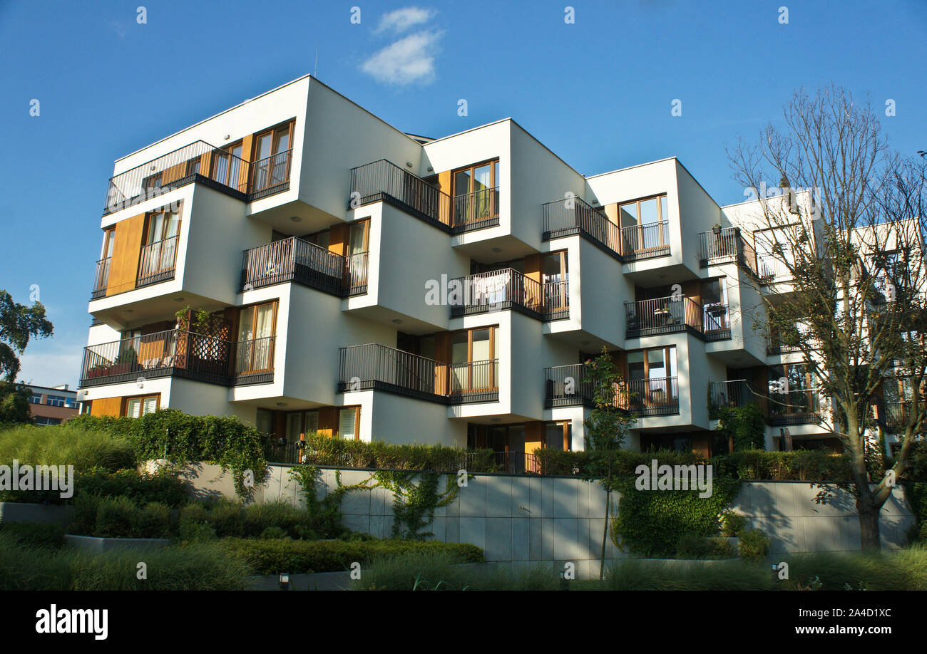 Warschau, Polen. 15. August 2019. Moderne, luxuriöse Wohnung, Gebäude in Warschau Goclaw Stockfoto