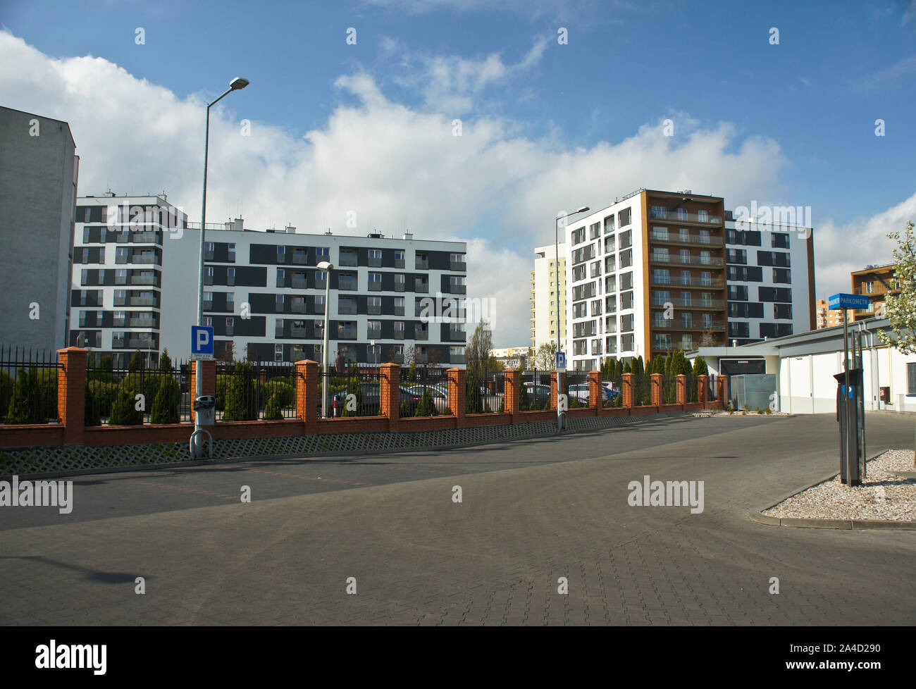 Warschau, Polen. 22. April 2019. Moderne, luxuriöse Wohnung, Gebäude in Warschau Goclaw Stockfoto