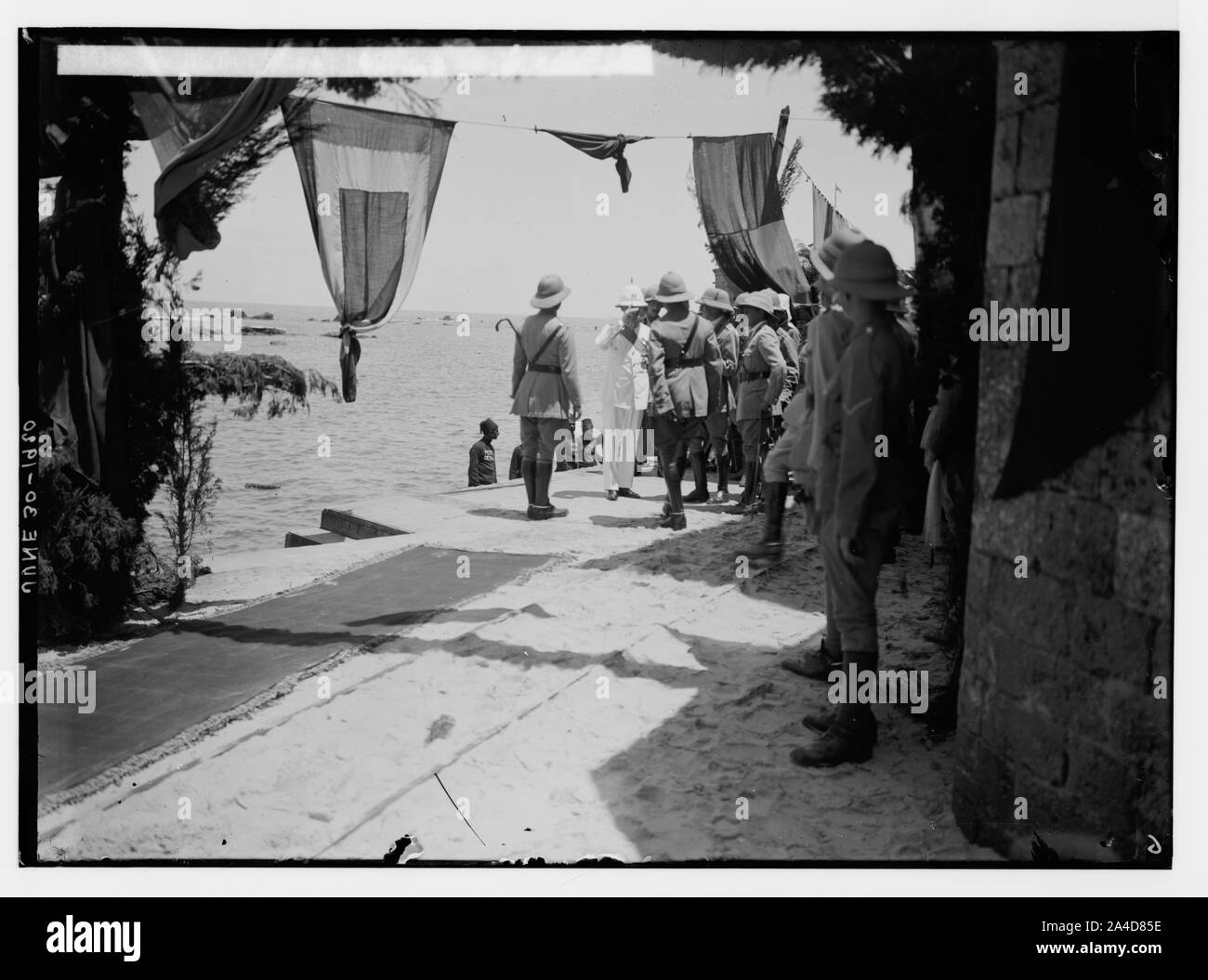 Die neue Ära in Palästina. Die Ankunft von Sir Herbert Samuel, H.B.M. Hohe Kommissar, etc. Sir Herbert Samuel Landung in Jaffa. Stockfoto