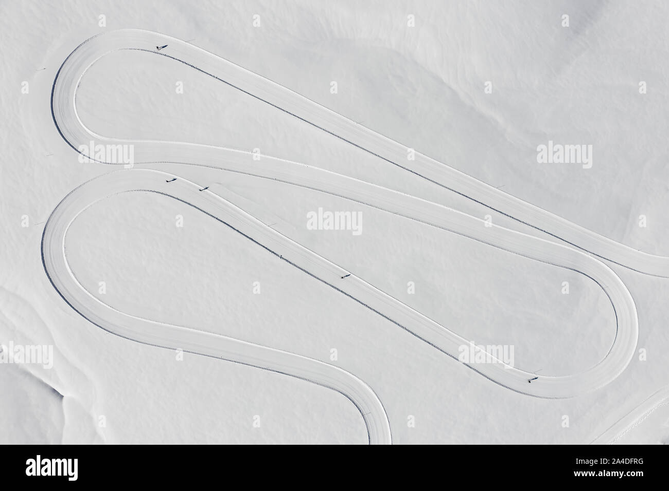 Luftaufnahme der Langläufer auf einer Spur, Gastein, Salzburg, Österreich Stockfoto