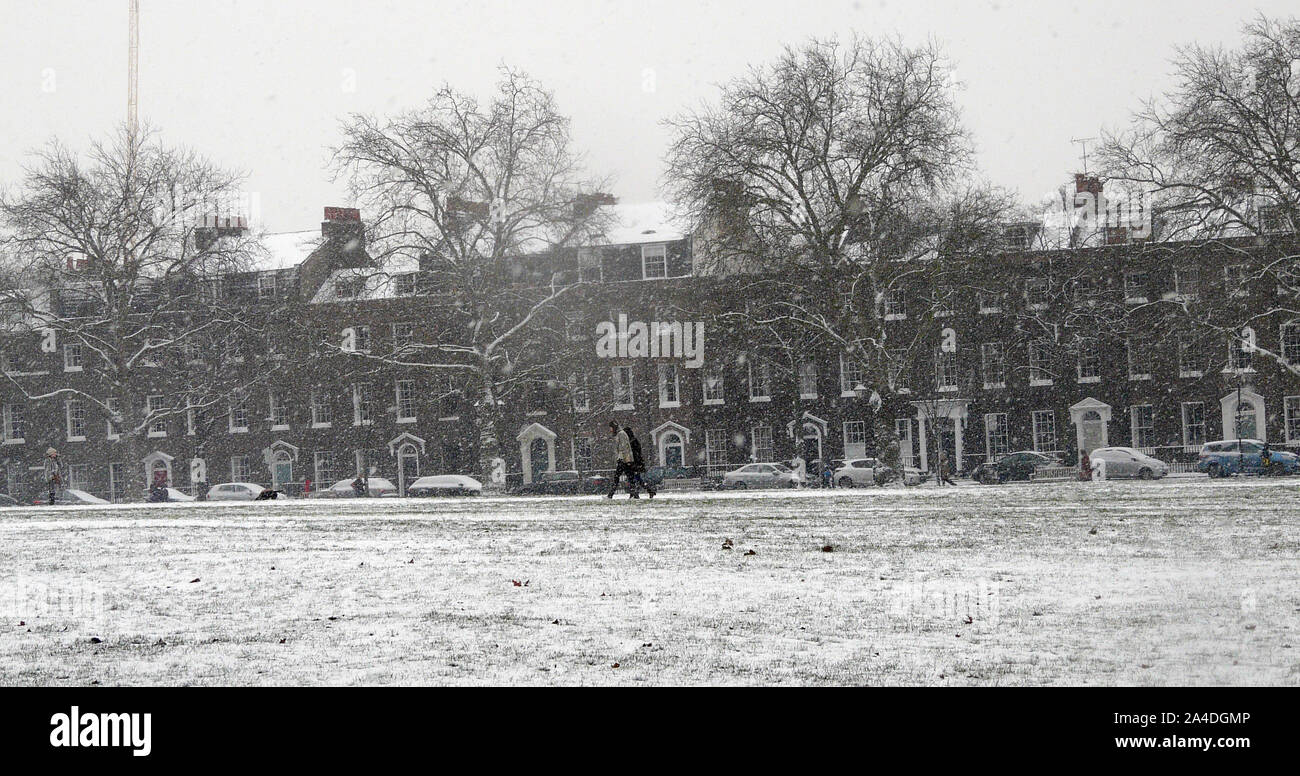 Foto muss Gutgeschrieben © Alpha Presse 066465 18/01/13 Blick auf Highbury Fields im Norden von London, an dem Tag, wo die meisten der UK mit starker Schneefall betroffen ist Stockfoto