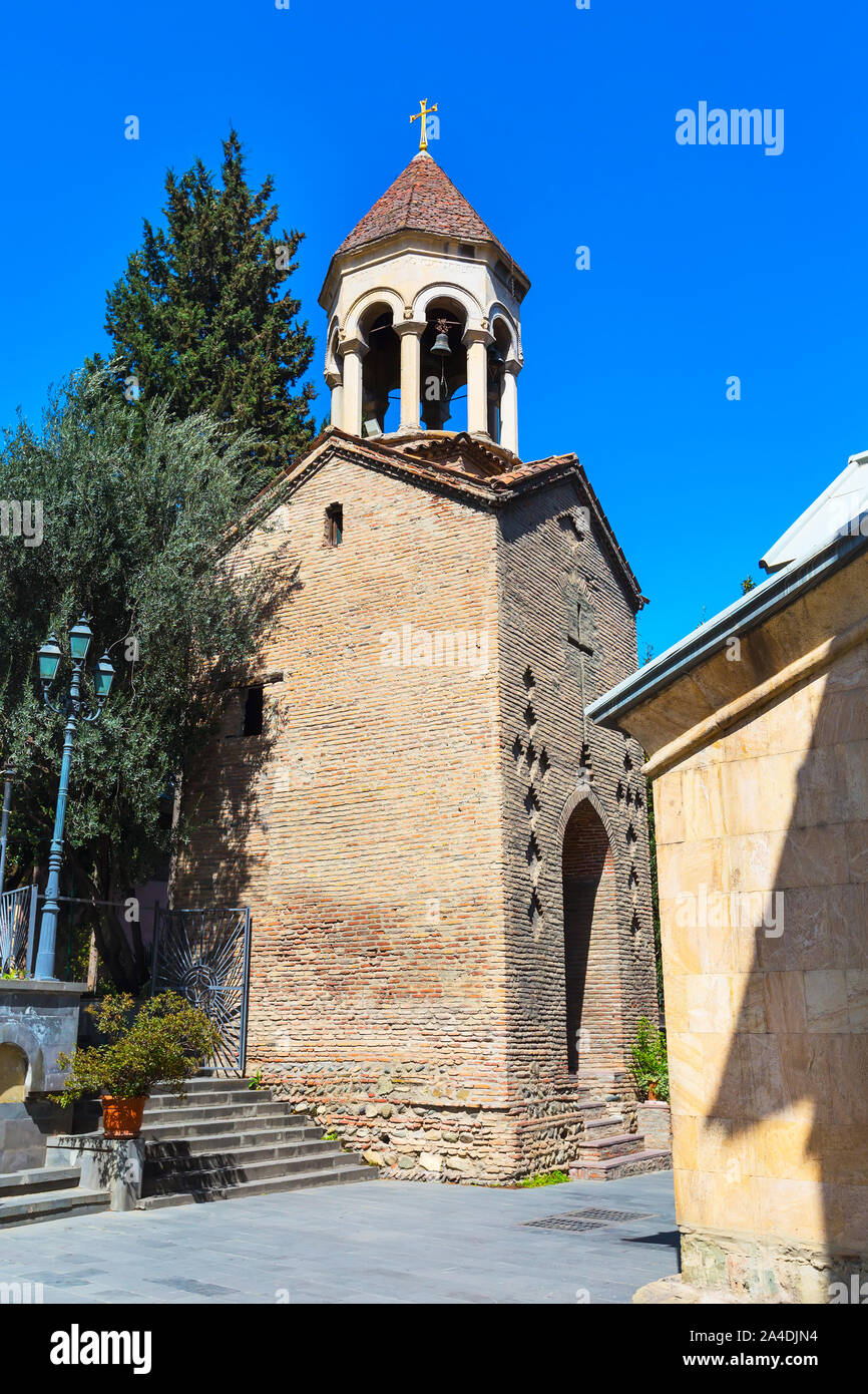 Glockenturm der Kathedrale Sioni Kirche in Tiflis, Georgien Stockfoto