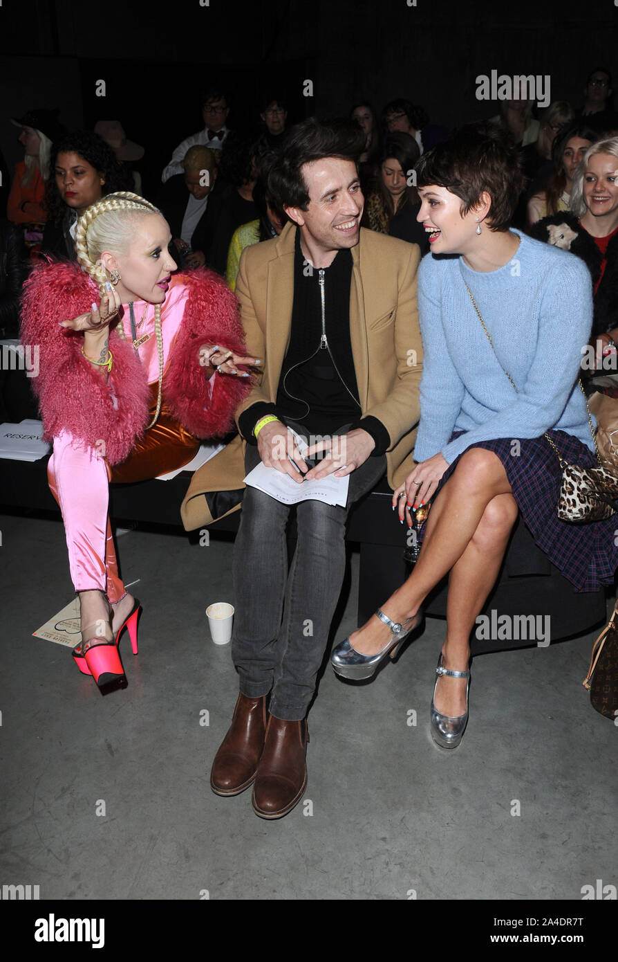 Foto muss Gutgeschrieben © Kate Grün/Alpha Presse 076895 17/02/2013 Nick Grimshaw & Pixie Geldof auf der Fashion Osten Fashion Show im Herbst Winter London Fashion 2013 Woche 2013 in London Stockfoto