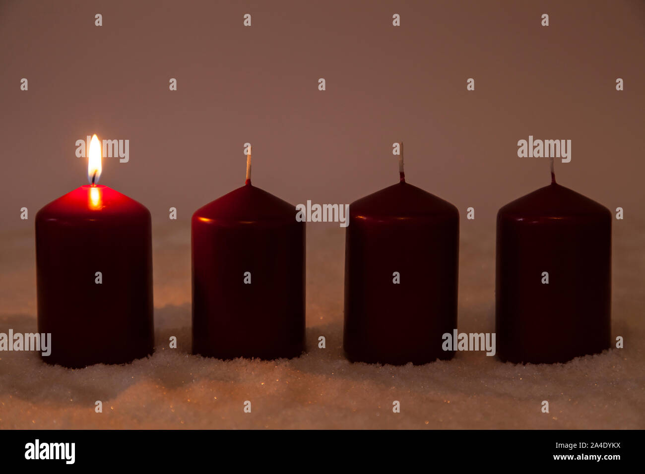 Die Erste Kerze Scheint Ins Land Advent Advent Der erste advent -Fotos und -Bildmaterial in hoher Auflösung – Alamy
