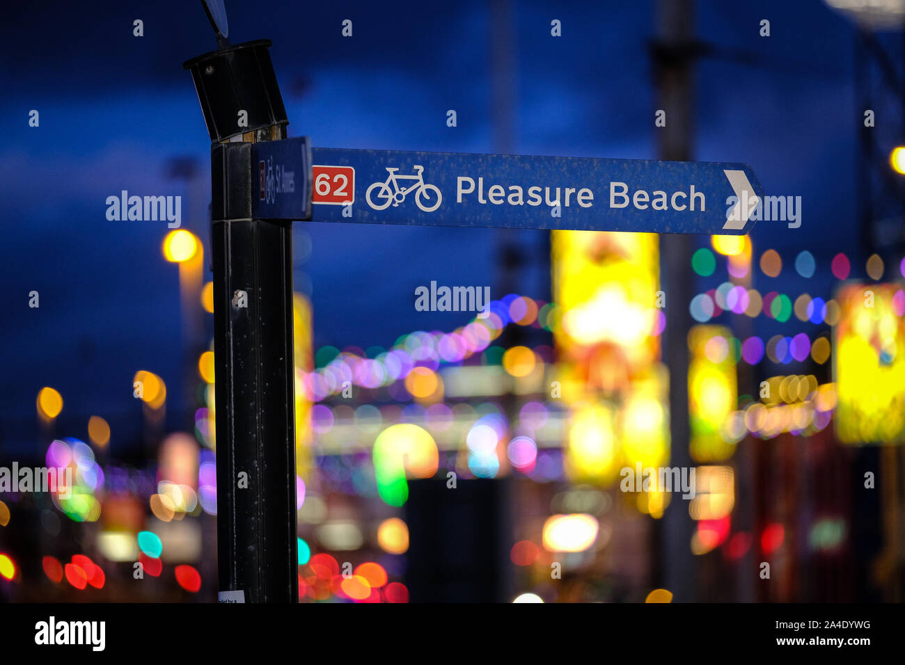 Die btight Lichter von Blackpool Illuminations vom Pleasure Beach Stockfoto