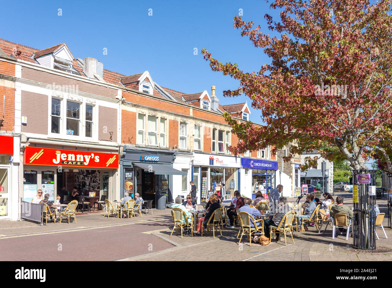 Straßencafés, Queen's Square, Clevedon, Somerset, England, Vereinigtes Königreich Stockfoto