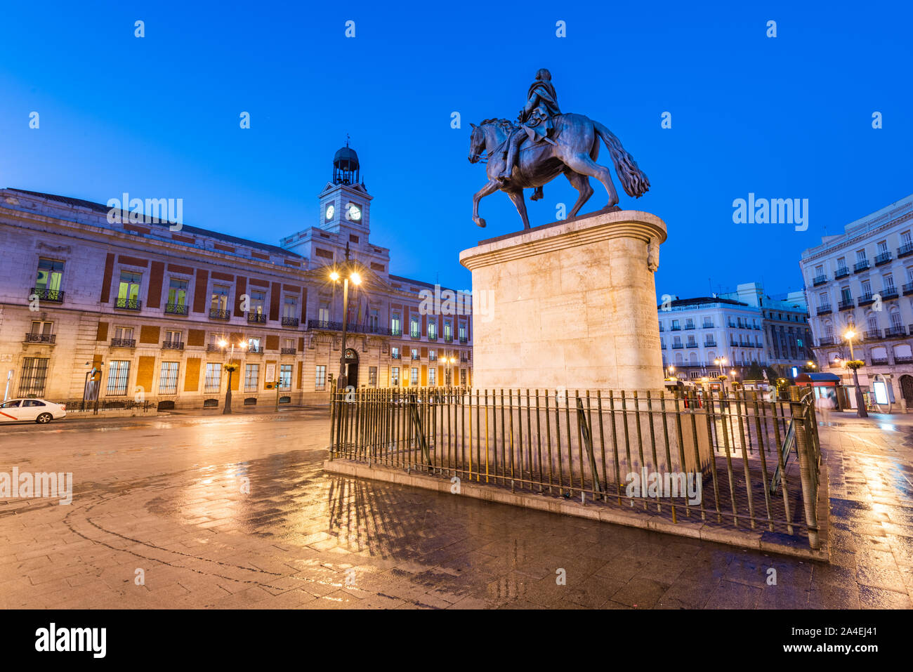 Madrid, Spanien, an der Puerta del Sol in der Nacht. Stockfoto