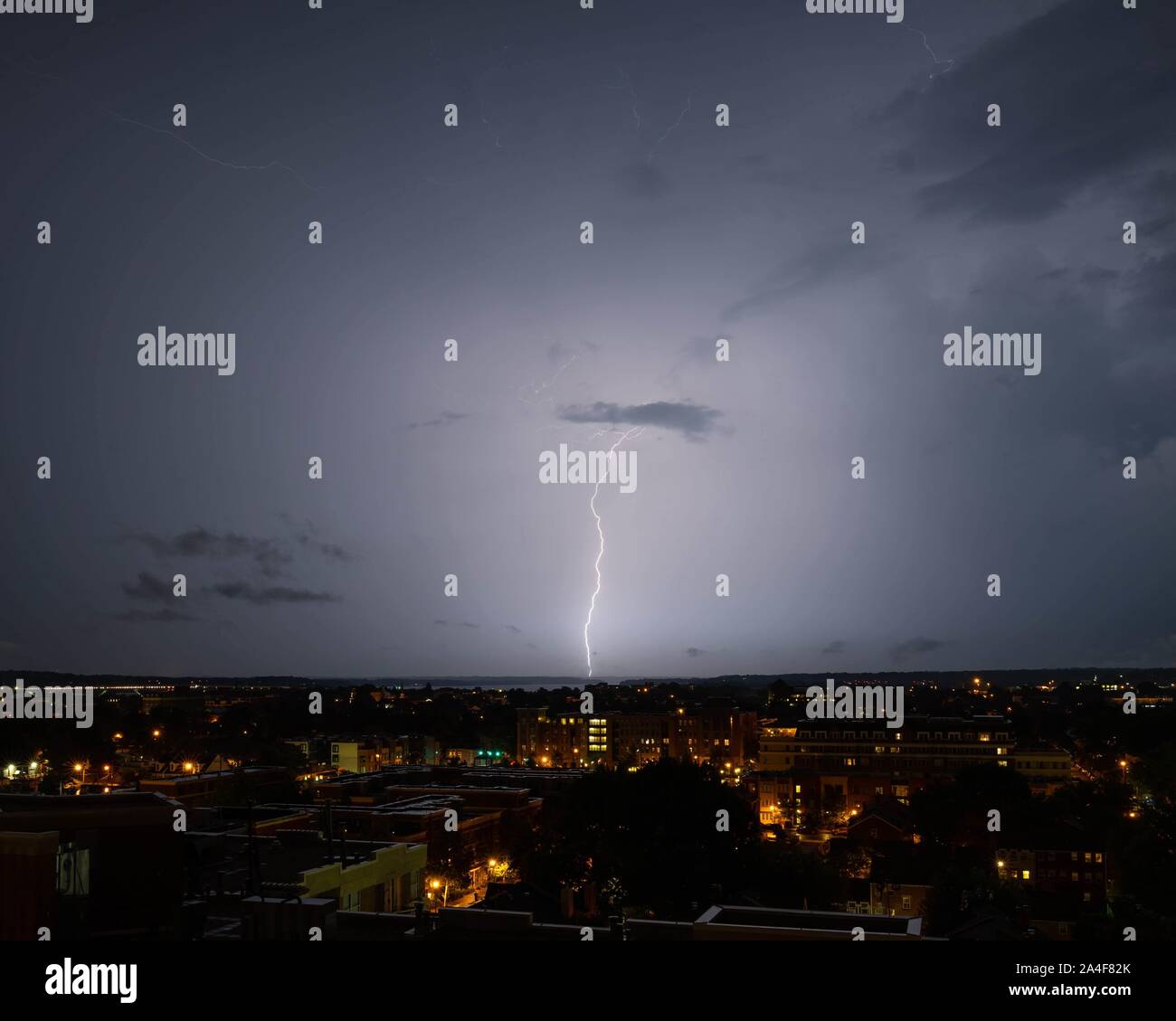 Blitzschlag über die Stadt Stockfoto
