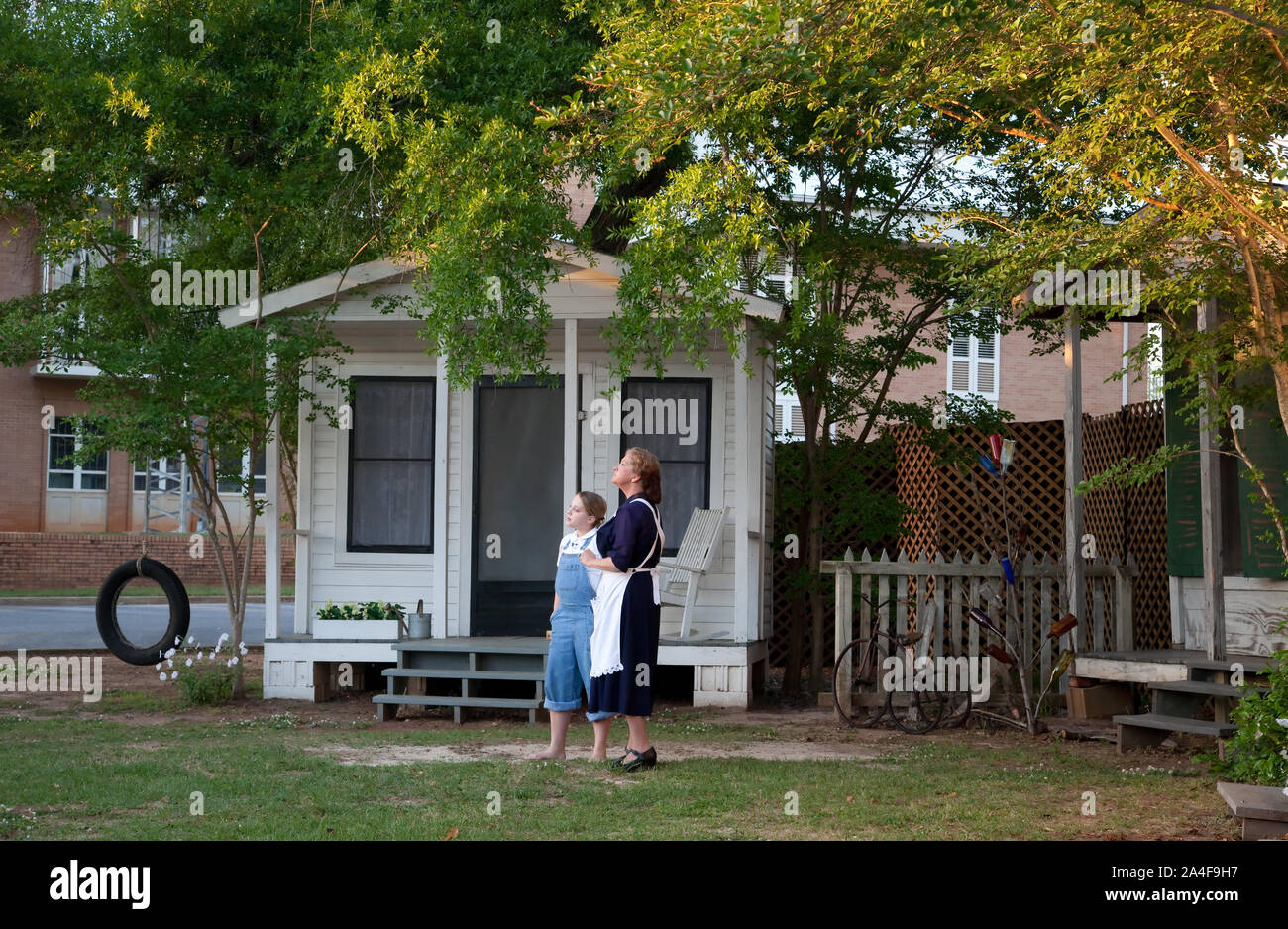 Um eine Spottdrossel spielen, auf Harper Lee's Buch, außerhalb des historischen Gerichtsgebäude in Monroeville, Alabama basierte Töten Stockfoto