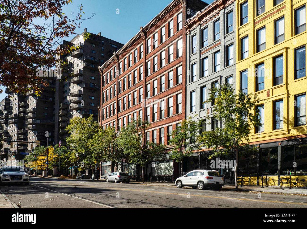 Ruhige Stadt Straße in Rochester, New York, an einem ruhigen Wochenende Morgen Stockfoto