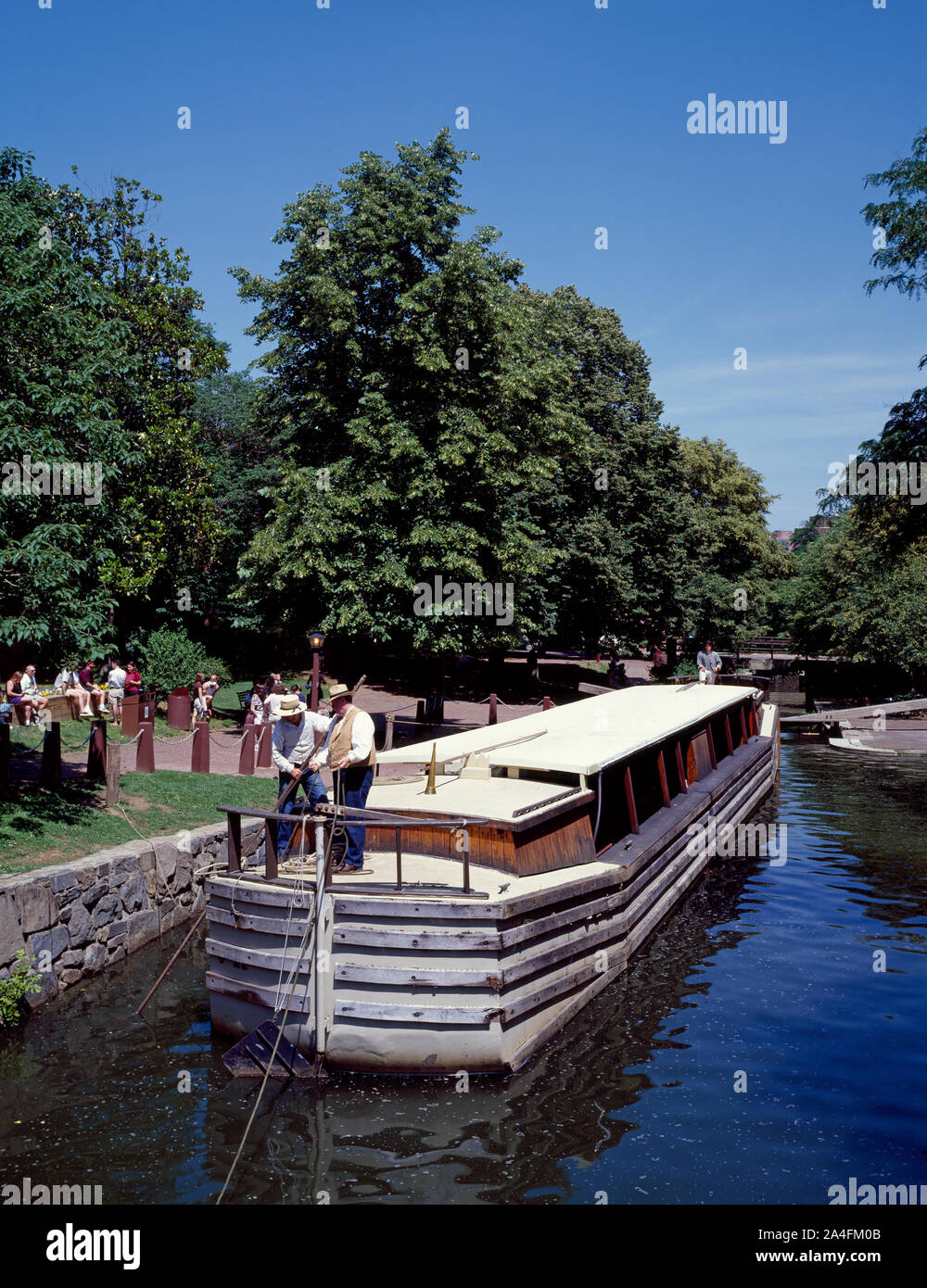 Touristische Lastkahn auf dem alten C&O Canal im Georgetown Abschnitt von Washington, D.C Stockfoto