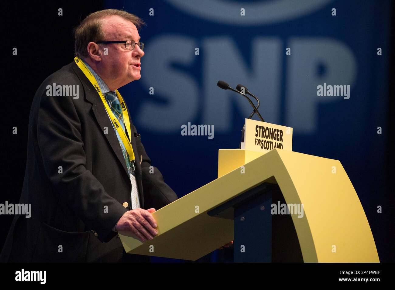 Aberdeen, Großbritannien. 14 Okt, 2019. Aberdeen, 14. Oktober 2019. Im Bild: Roy Pedersen spricht zum Zweiten eine Motion zur Meerespolitik bei Scottish National Party (SNP) Nationale Konferenz, auf der Veranstaltung komplexe Aberdeen (teca). Credit: Colin Fisher/Alamy leben Nachrichten Stockfoto