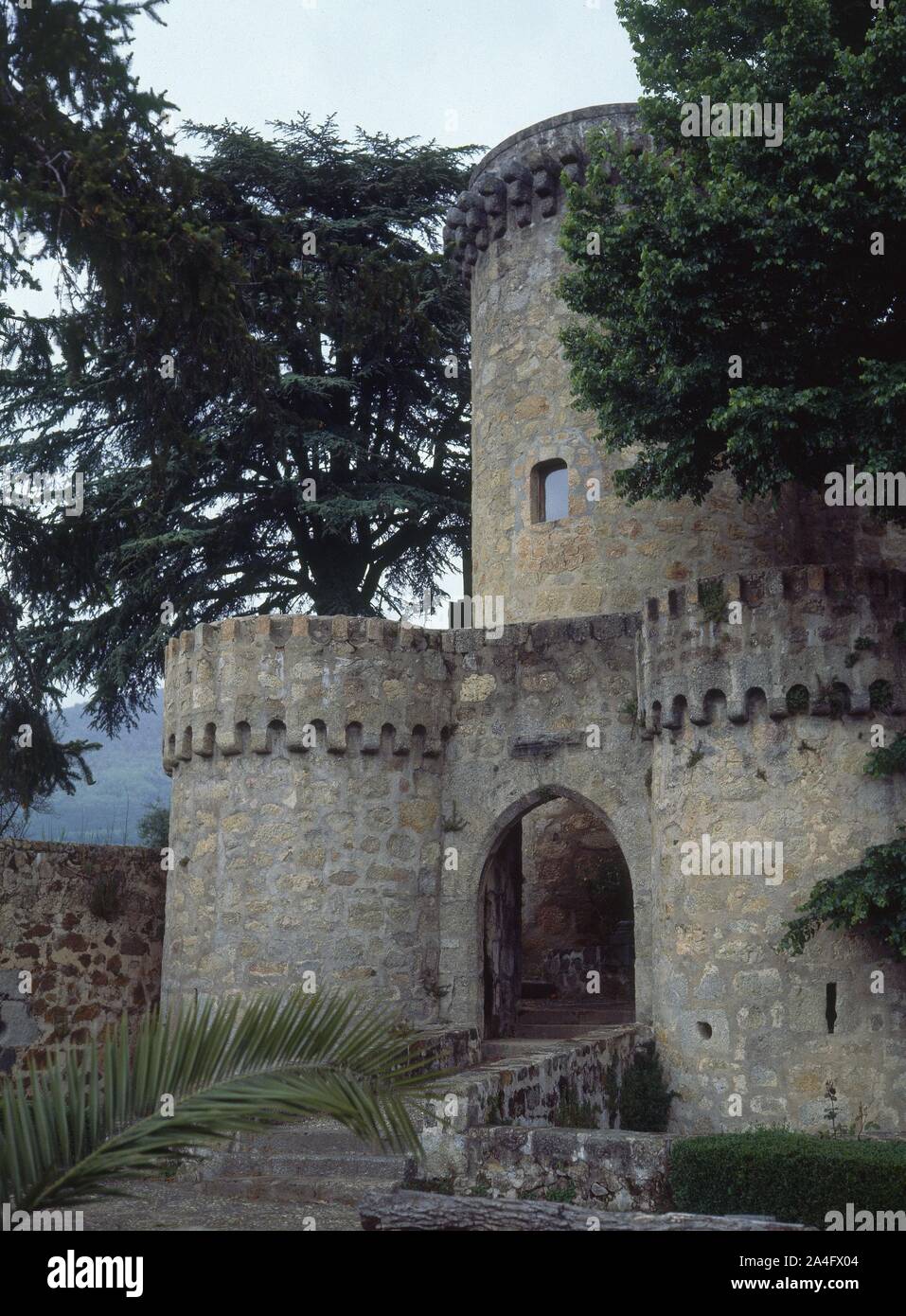 ENTRADA DESDE LOS JARDINES. Lage: PALACIO CASTILLO DE LOS CONDES DE OROPESA. Jarandilla de la Vera. CACERES. Spanien. Stockfoto