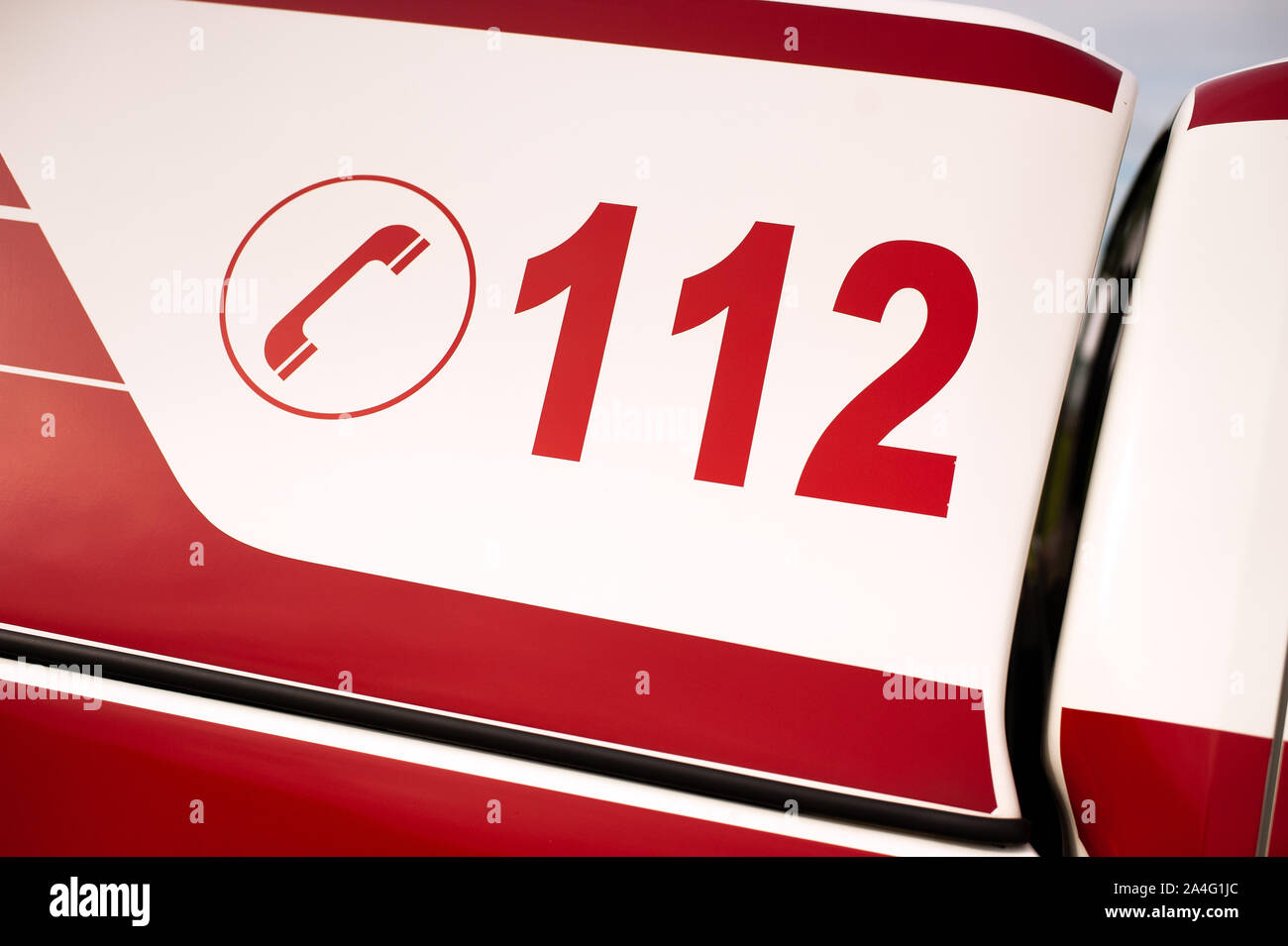 Deutschland, Baden Württemberg, Niederstetten. September 2019. Close up Telefonnummer für Dringlichkeit 112 anrufen. Stockfoto