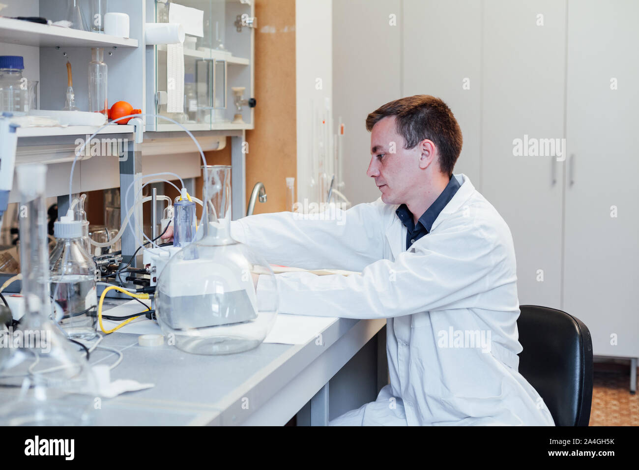 Wasserexperimente Stockfotos Und -Bilder Kaufen - Alamy