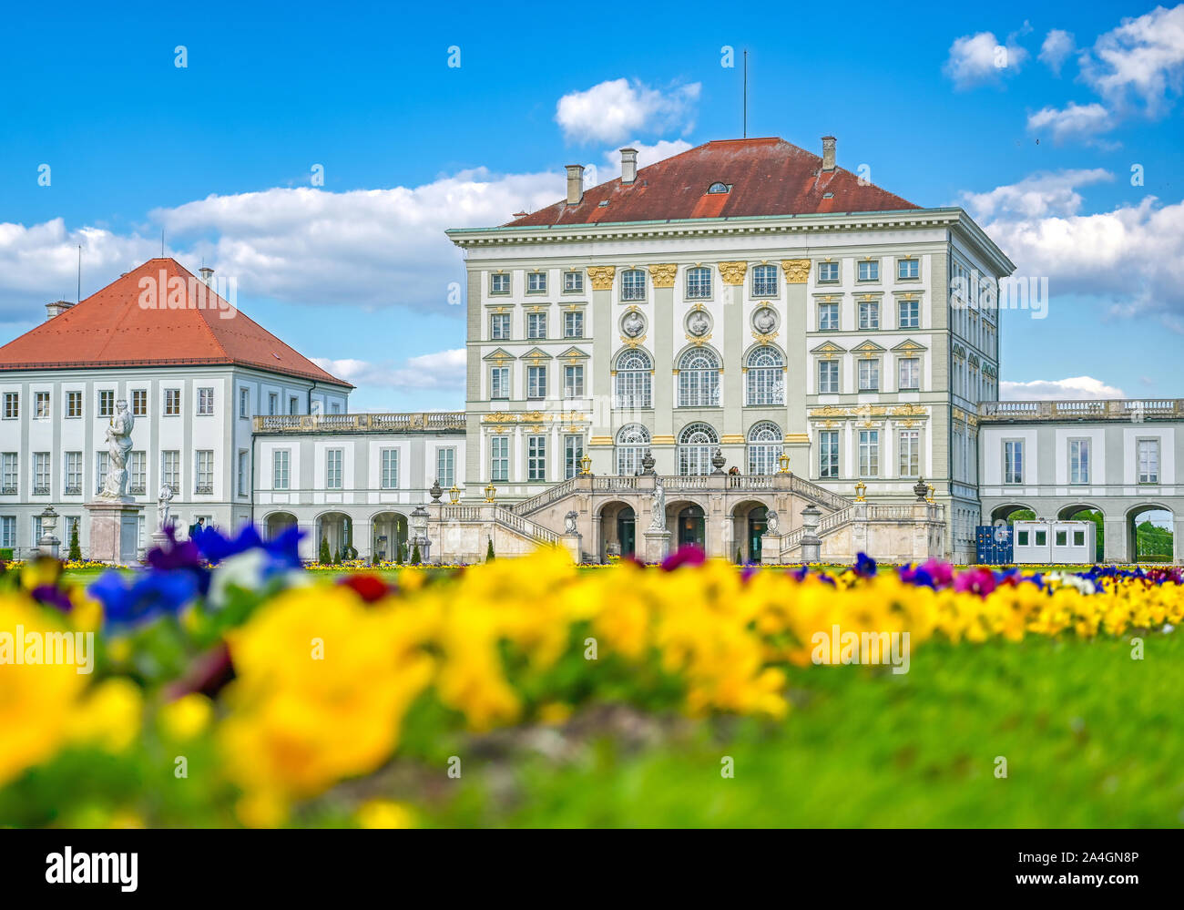 München, Deutschland - 13. Mai 2019 - Das Schloß Nymphenburg, Schloss Nymphenburg, ist ein Barockschloss in München, Bayern, Süddeutschland. Stockfoto
