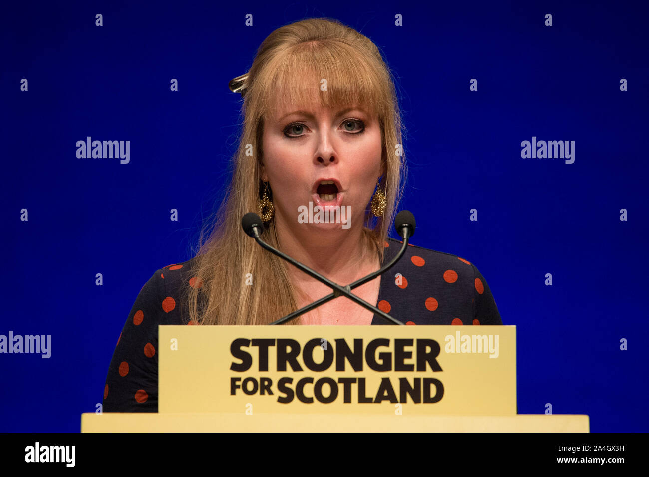 Aberdeen, Großbritannien. 14 Okt, 2019. Aberdeen, 14. Oktober 2019. Im Bild: Delyth Jewell AC/bin Plaid Cymru Schatten internationale Angelegenheiten & Kultur Minister bei Scottish National Party (SNP) Nationale Konferenz, auf der Veranstaltung komplexe Aberdeen (teca). Credit: Colin Fisher/Alamy leben Nachrichten Stockfoto