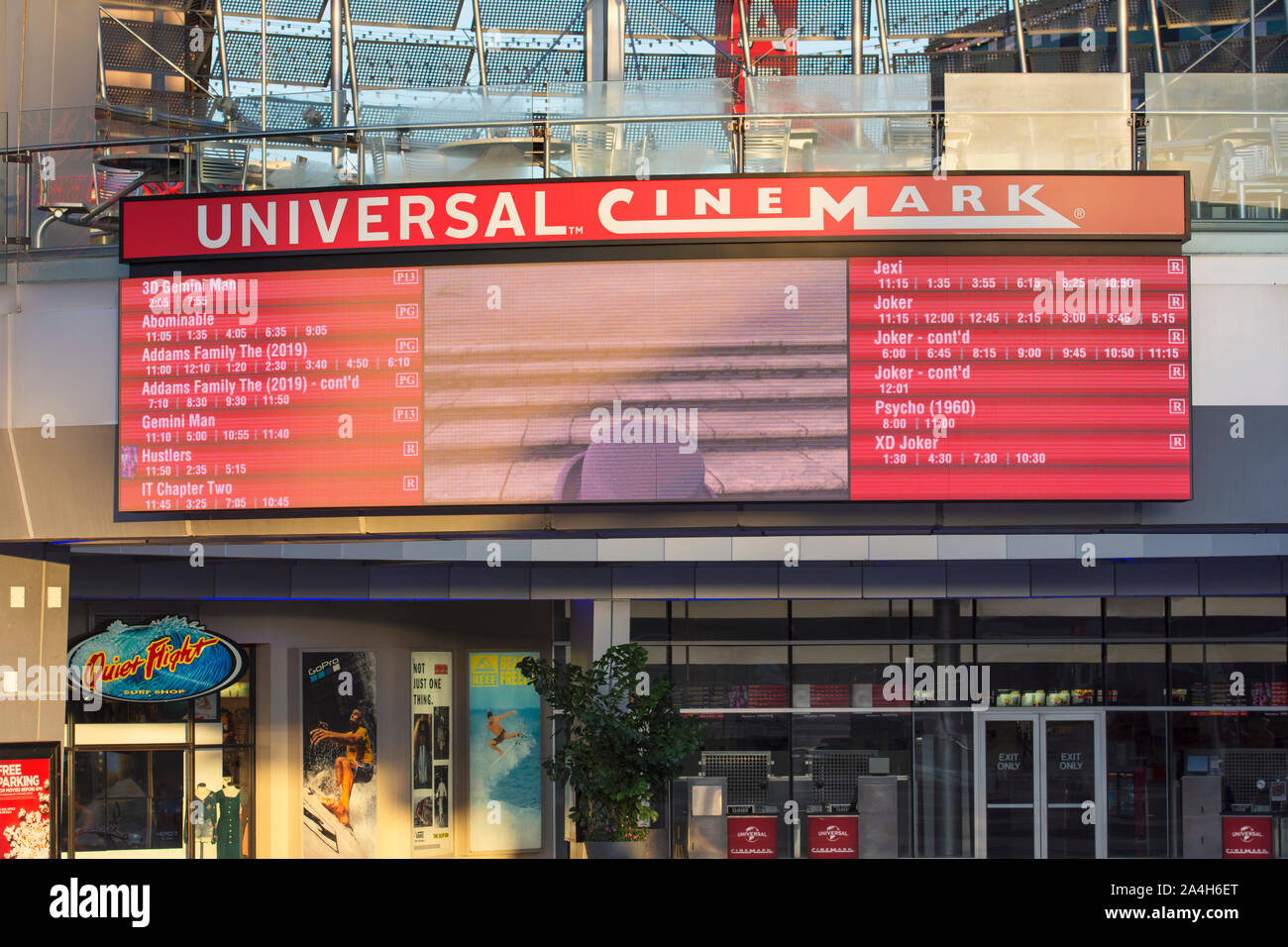 Universal cinemark Fotos und Bildmaterial in hoher Auflösung Alamy