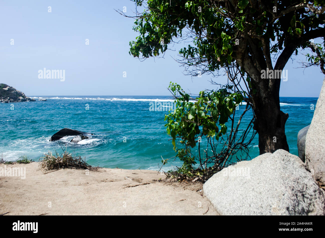 Landschaft in den Tayrona Nationalpark, einem geschützten Bereich in Magdalena Abteilung auf der karibischen Seite von Kolumbien entfernt Stockfoto