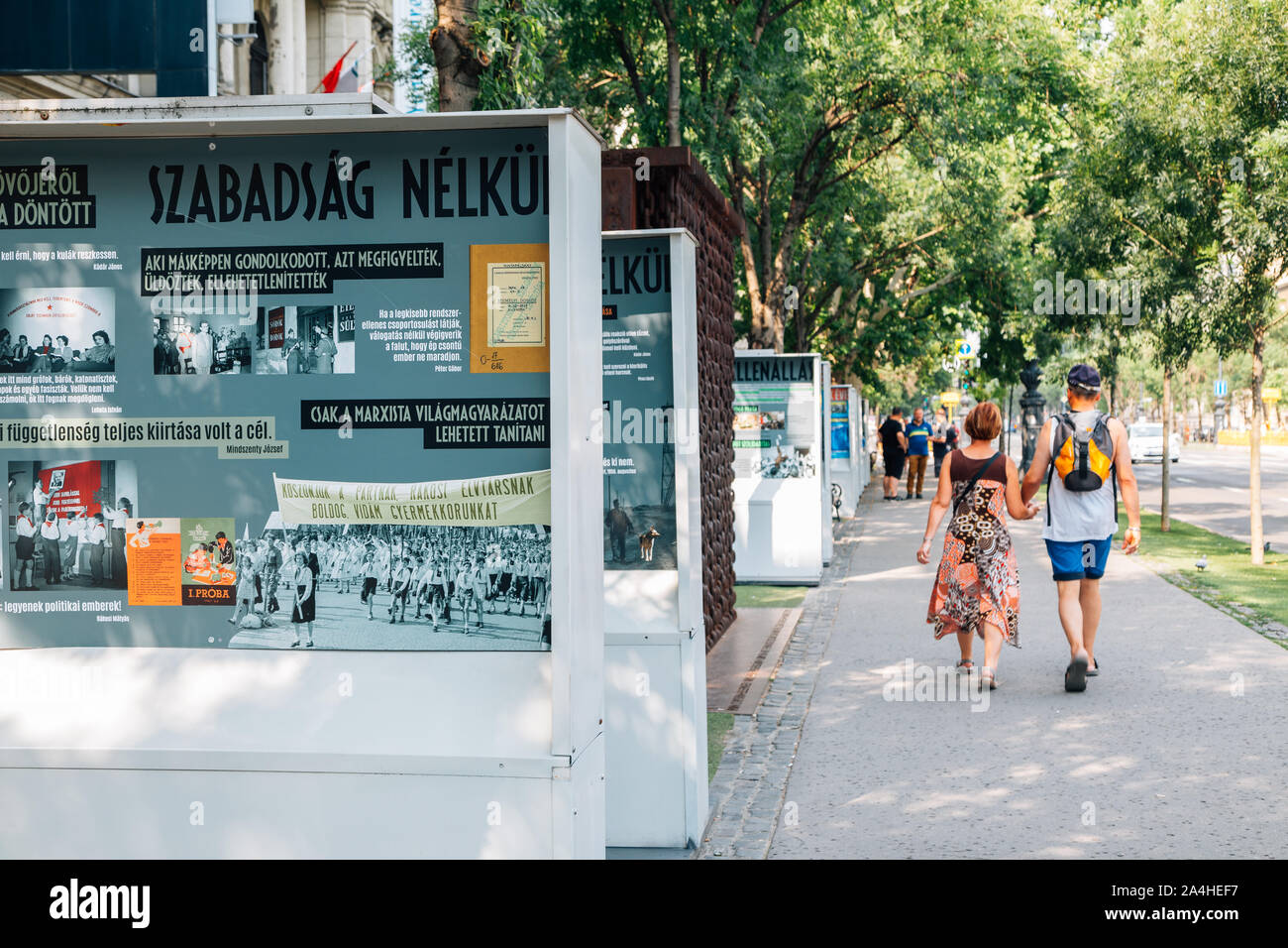Budapest, Ungarn - 27. Juni 2019: Gedenkstätte Berliner Mauer an der Andrassy Straße Stockfoto