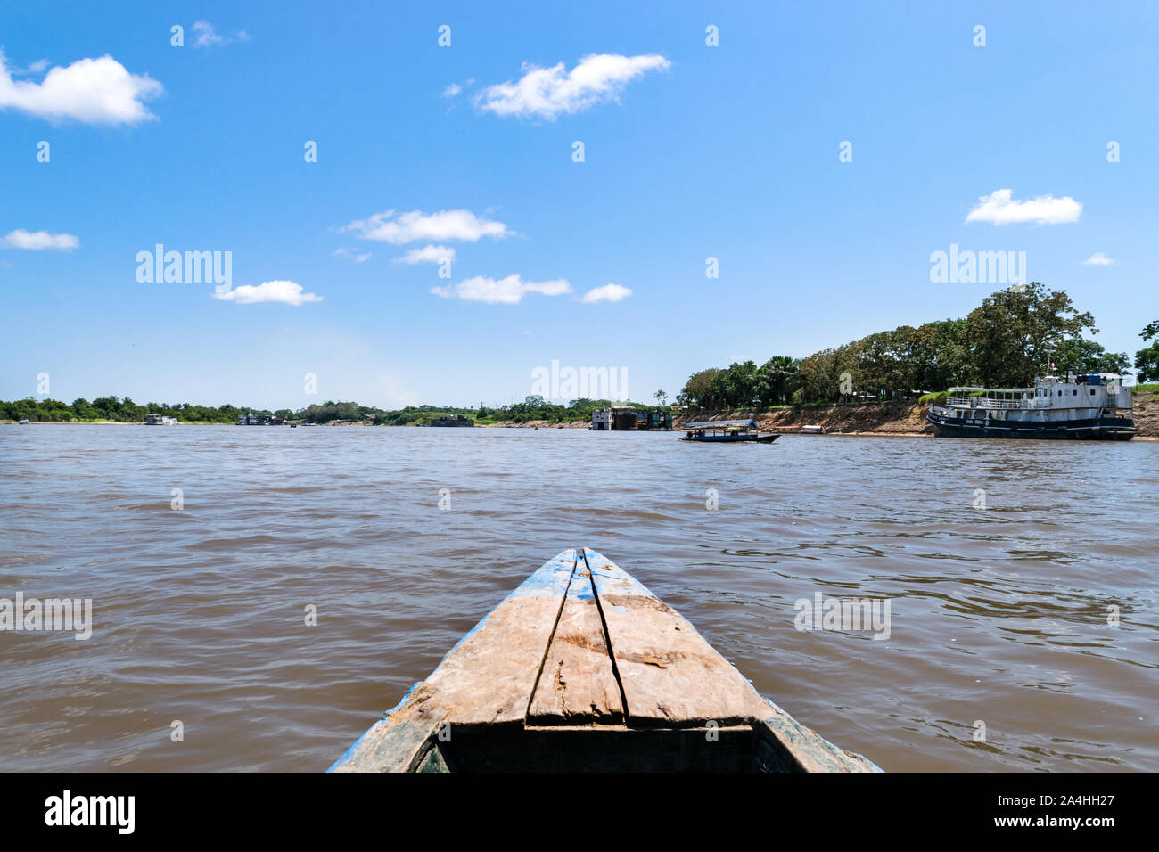 Schöne Aussicht über das Wasser des Amazonas in einem Boot in Cusco - Peru Stockfoto