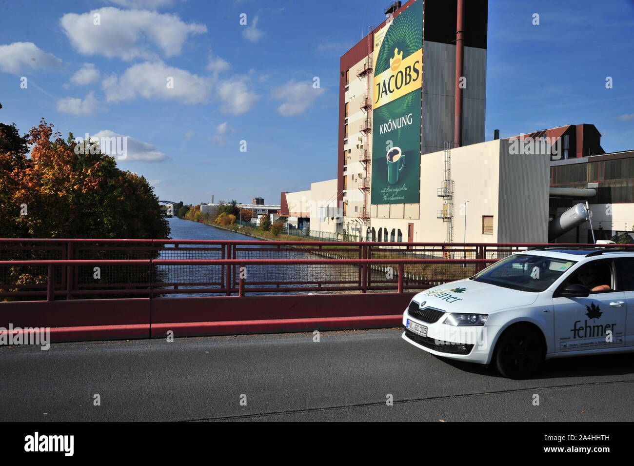 Brücke übr den Britzer Verbindungskanal der Kaffeefabrik in Berlin Stockfoto