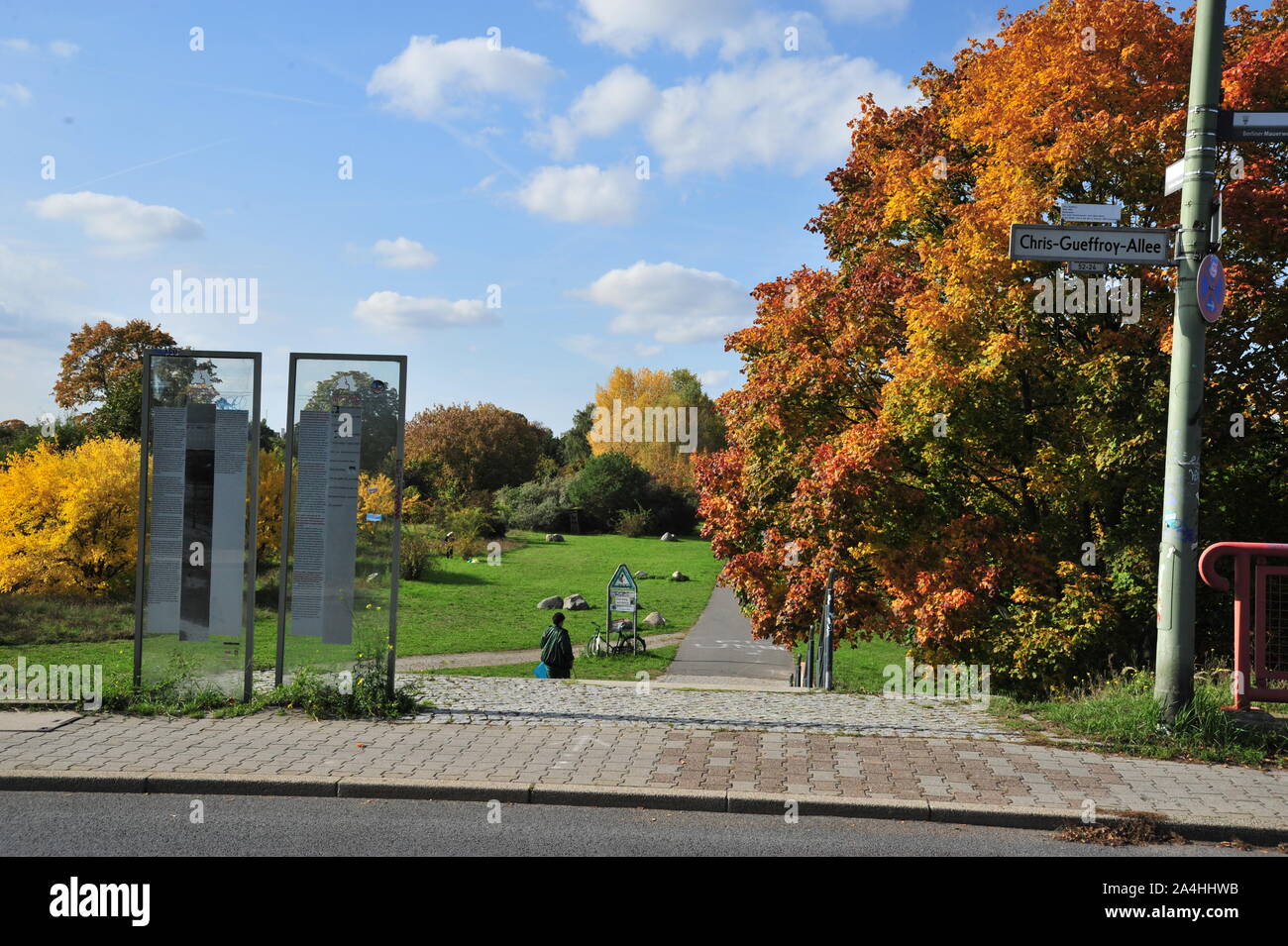 Herbst im Mauerweg in Berlin Neukölnn Stockfoto
