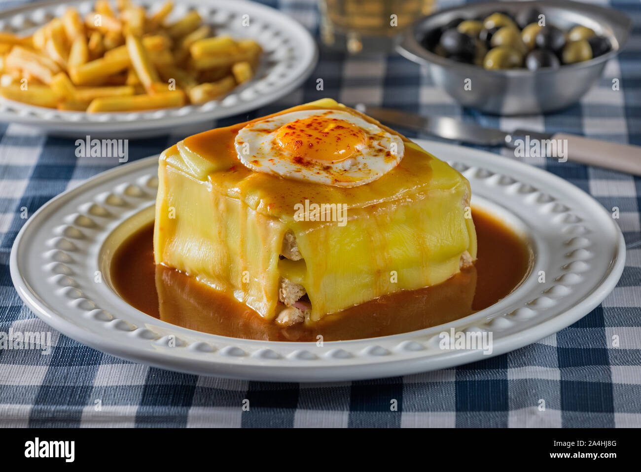 Francesinha Portugiesische Sandwich Porto Portugal Essen Stockfotografie Alamy