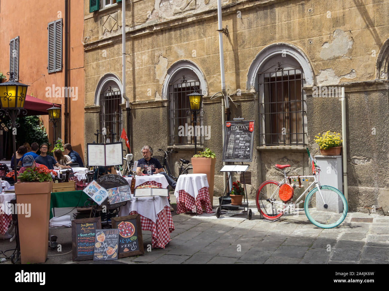 Italien, Toskana, Pisa, Restaurant in der Via Santa Maria Stockfoto