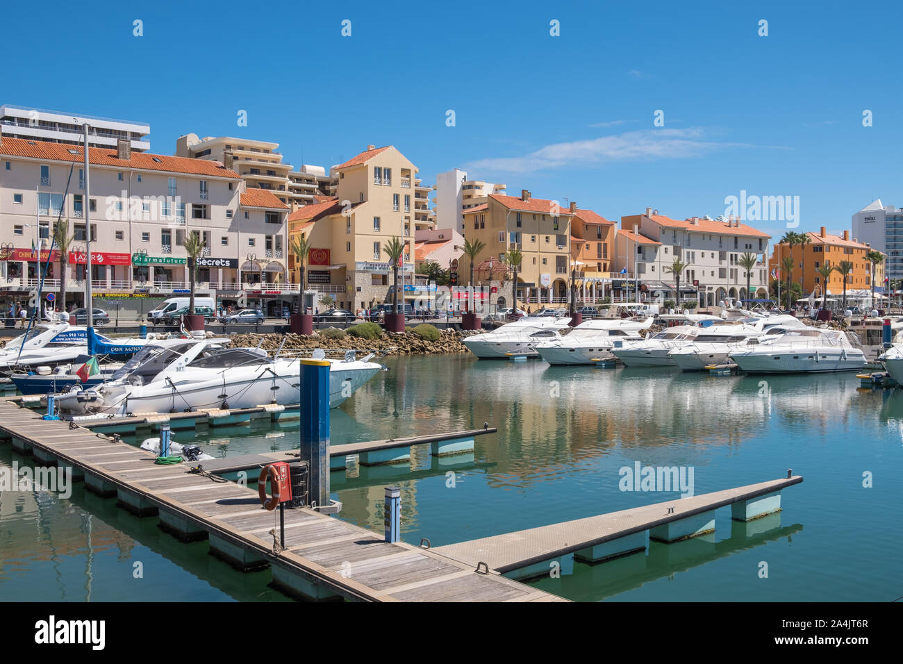 Boote im Yachthafen von Vilamoura an der Algarve, Portugal Stockfoto