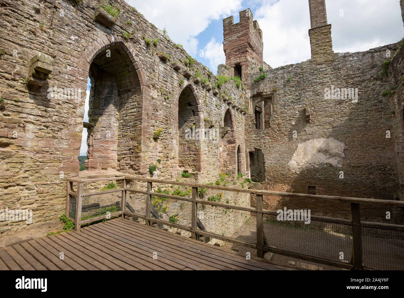 Ludlow Castle, Shropshire, England. Eine schöne mittelalterliche Burg, die eine Touristenattraktion in der Stadt Ludlow ist. Stockfoto