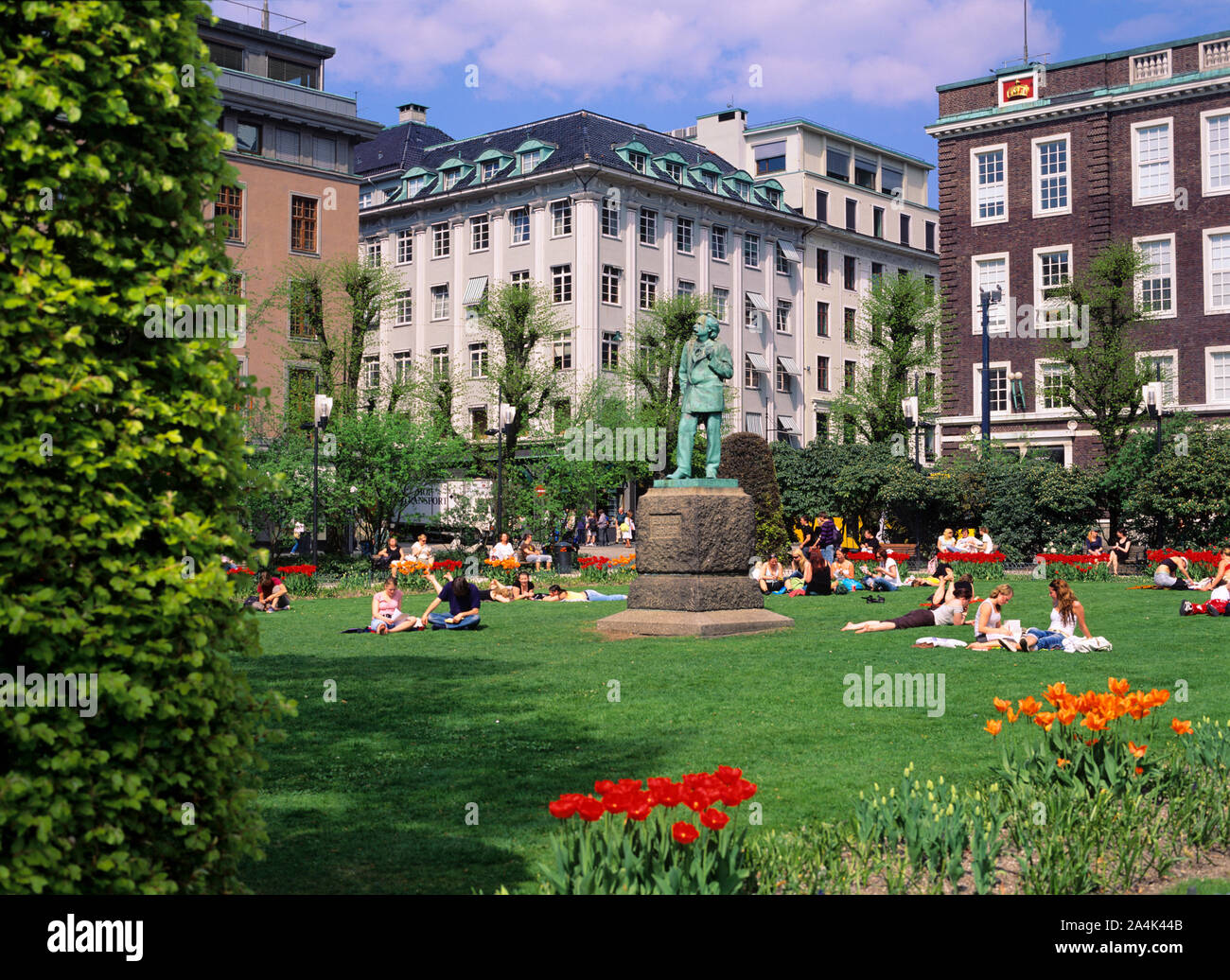 Byparken und Edvard Grieg Statue. Stockfoto