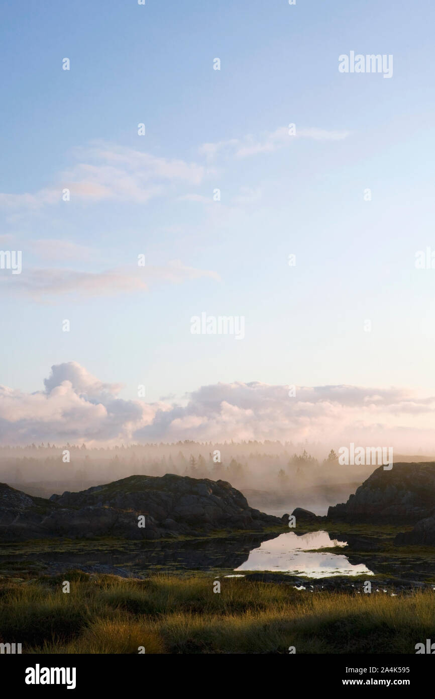 Die Landschaft auf der Insel Smola in Norwegen Stockfoto