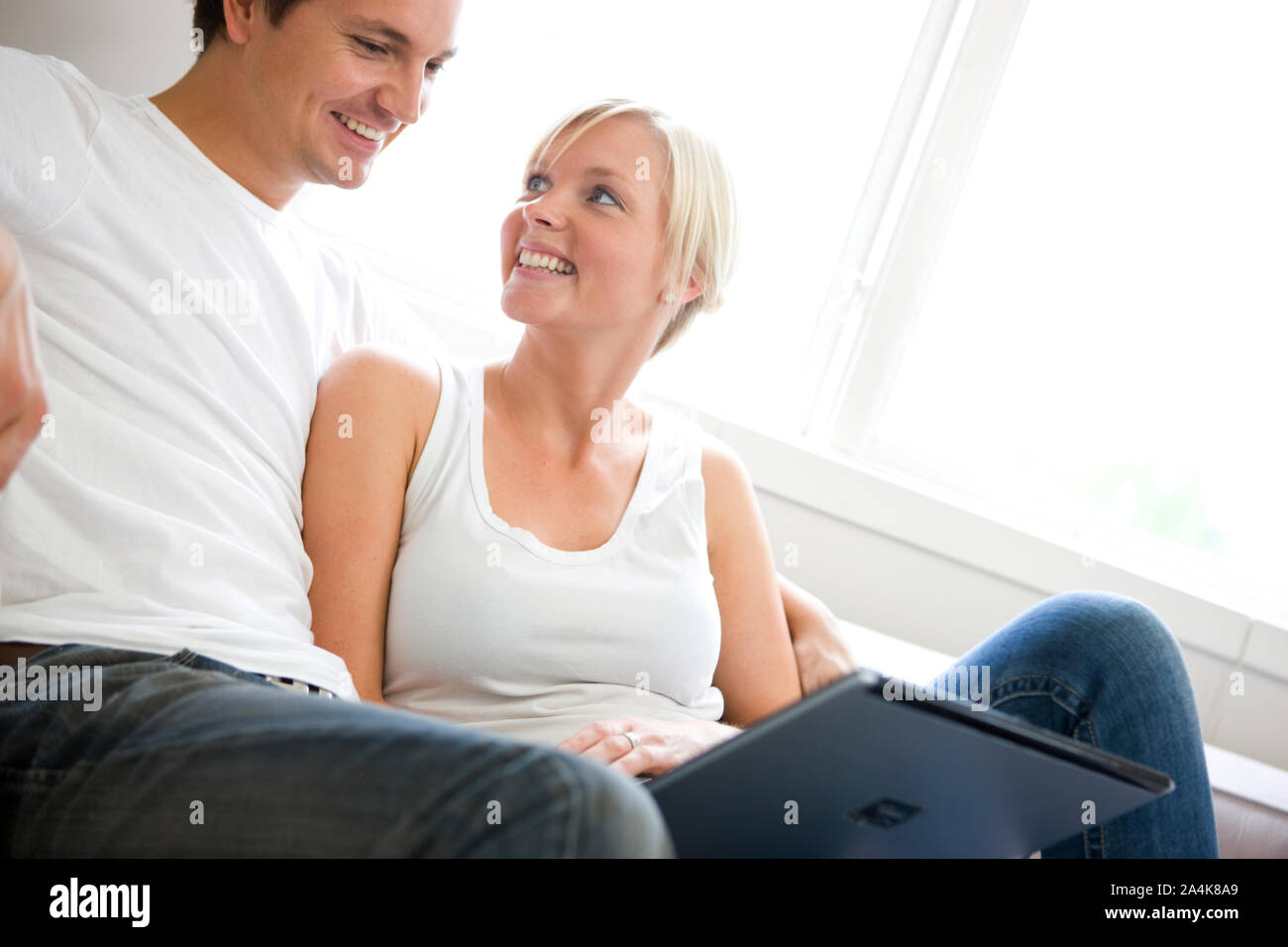 Junger Mann und Frau - Internet Stockfoto