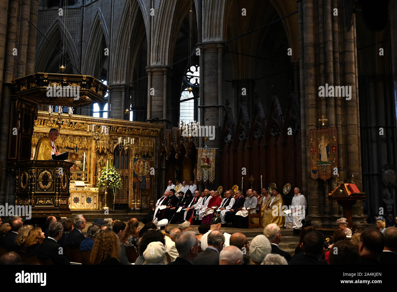 Ein Service von Westminster Abbey in London zu 750 Jahre Mark seit Edward ursprüngliche Kirche der Beichtvater unter der Herrschaft von König Heinrich III. wieder aufgebaut wurde Stockfoto