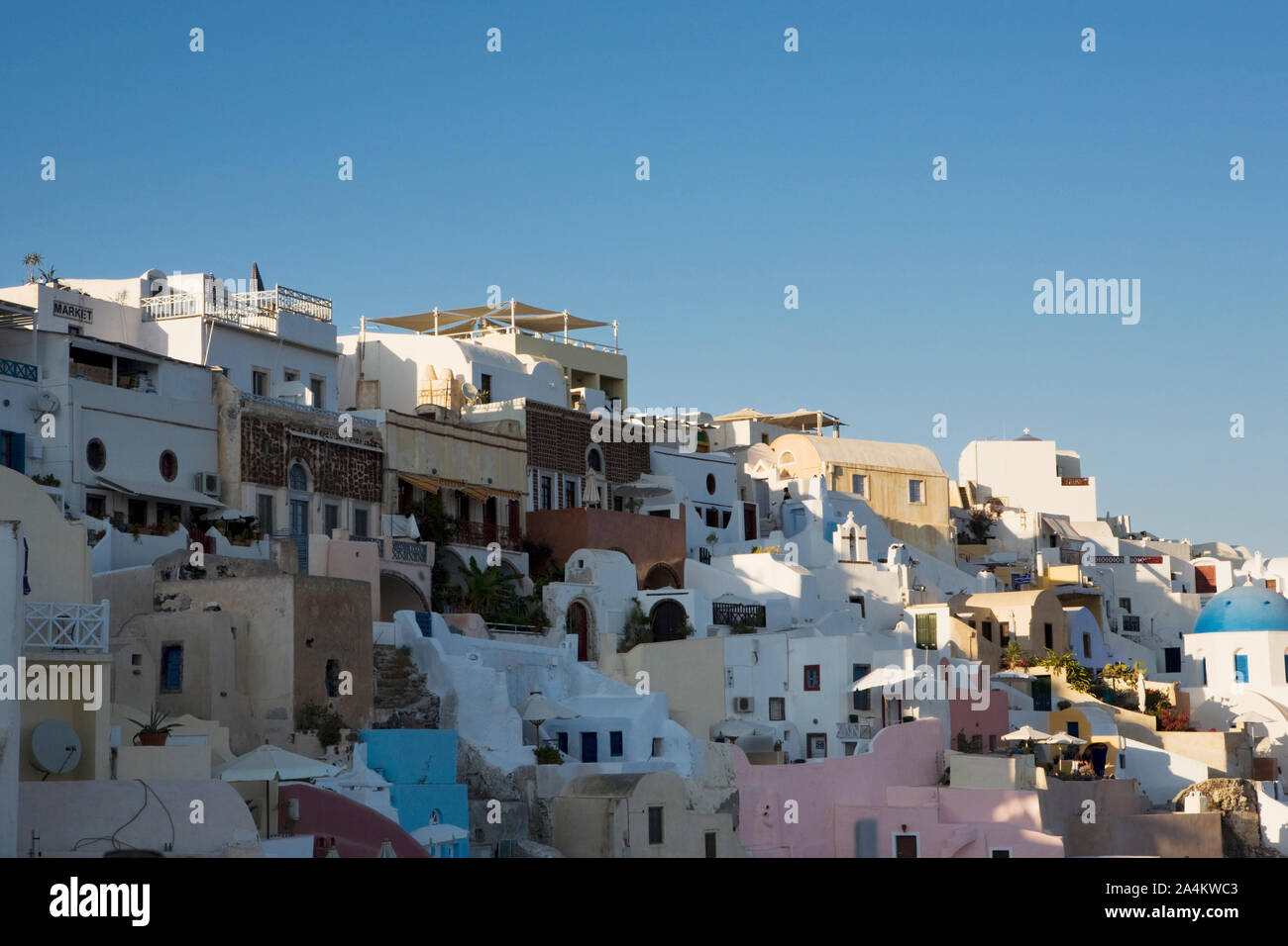 Cliff Stadt namens Oia auf Santorini Insel Stockfoto