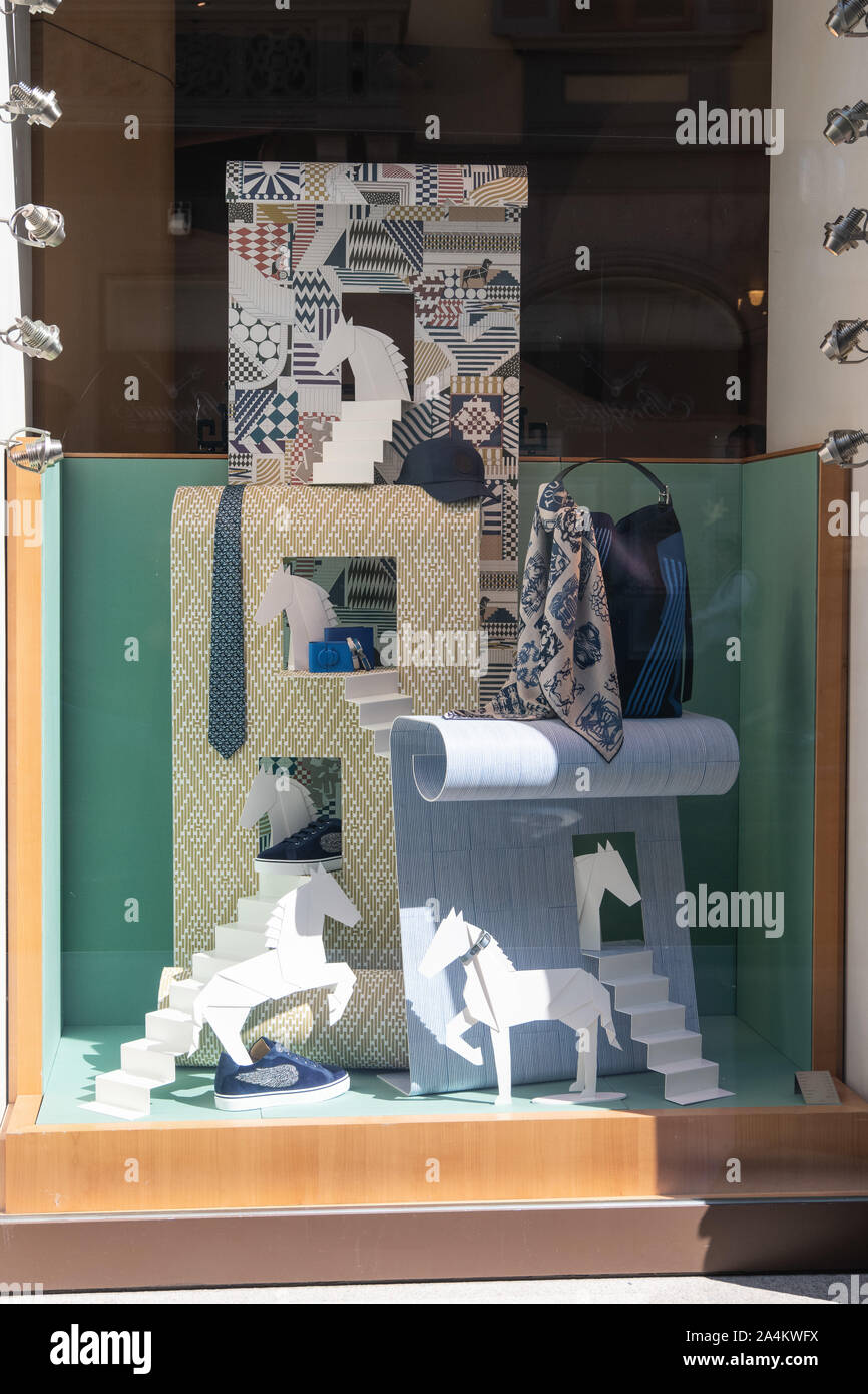 Mailand, Italien - 21 September, 2019: Hermes Stores in Mailand. Via Montenapoleone. Fashion Week shopping Stockfoto